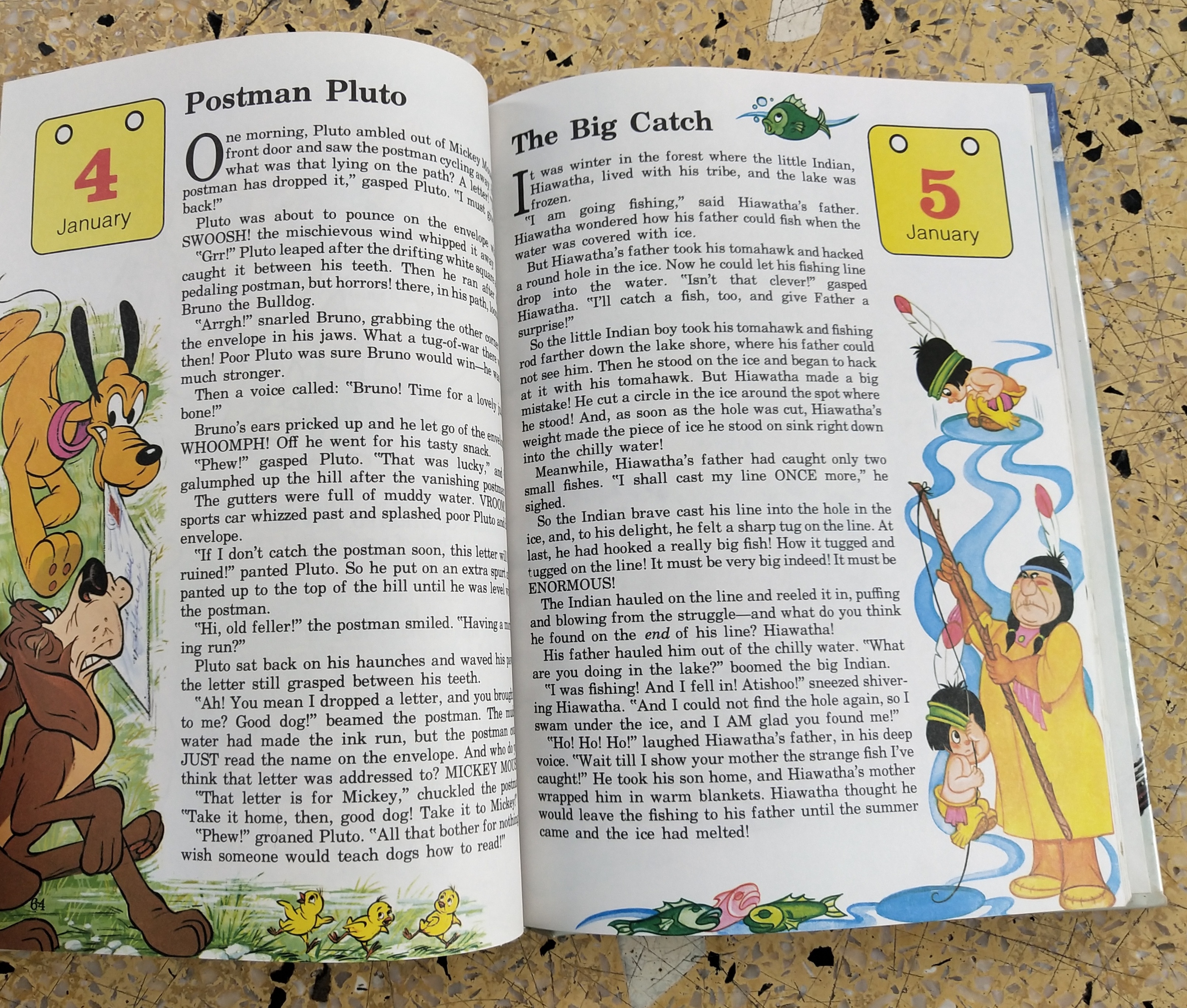 หนังสือภาพการ์ตูนดิสนีย์น่ารัก **หนังสิอเก่า มีตำหนิ โปรดตรวจสอบทุกภาพ ปกแข็ง ฉบับภาษาอังกฤษ เล่าเรื่องราวของทุกวันในฤดูหนาว ผ่านตัวการ์ตูนจากดิสนีย์ Story a Day for every day of the year ,Winter