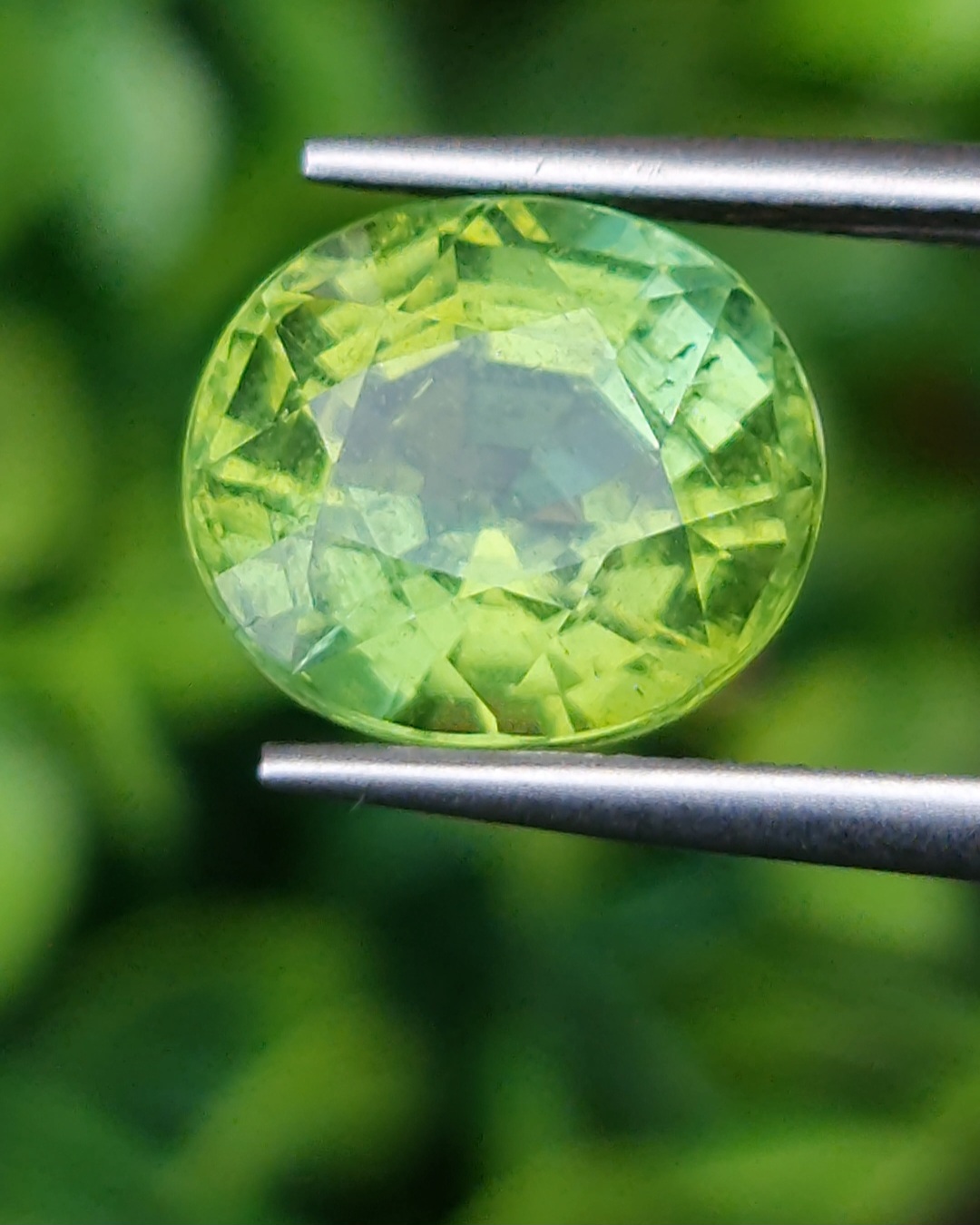 พลอย กรีน ทัวร์มารีน (Green Tourmaline) 5.21 กะรัต (Cts.) อัญมณีมงคลประจําวันเกิด เครื่องประดับพลอย