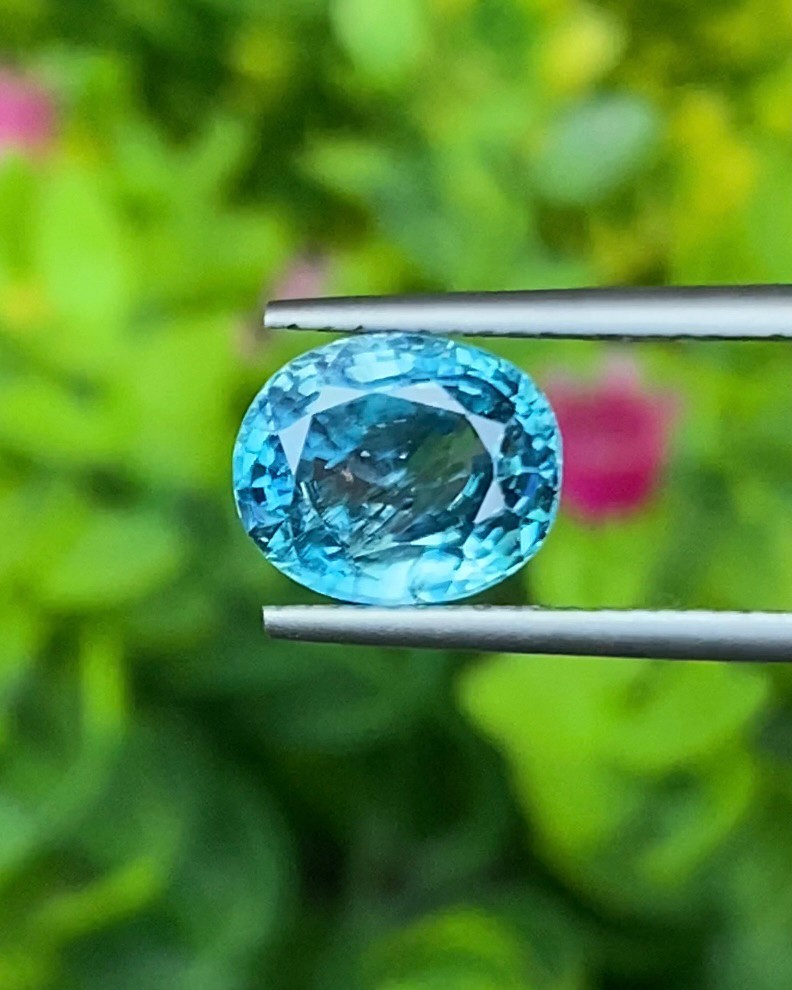 พลอย เพทาย Natural Zircon 4.14 กะรัต (Cts.) พลอยแท้อัญมณีมงคล ประจําวันเกิด เครื่องประดับพลอย