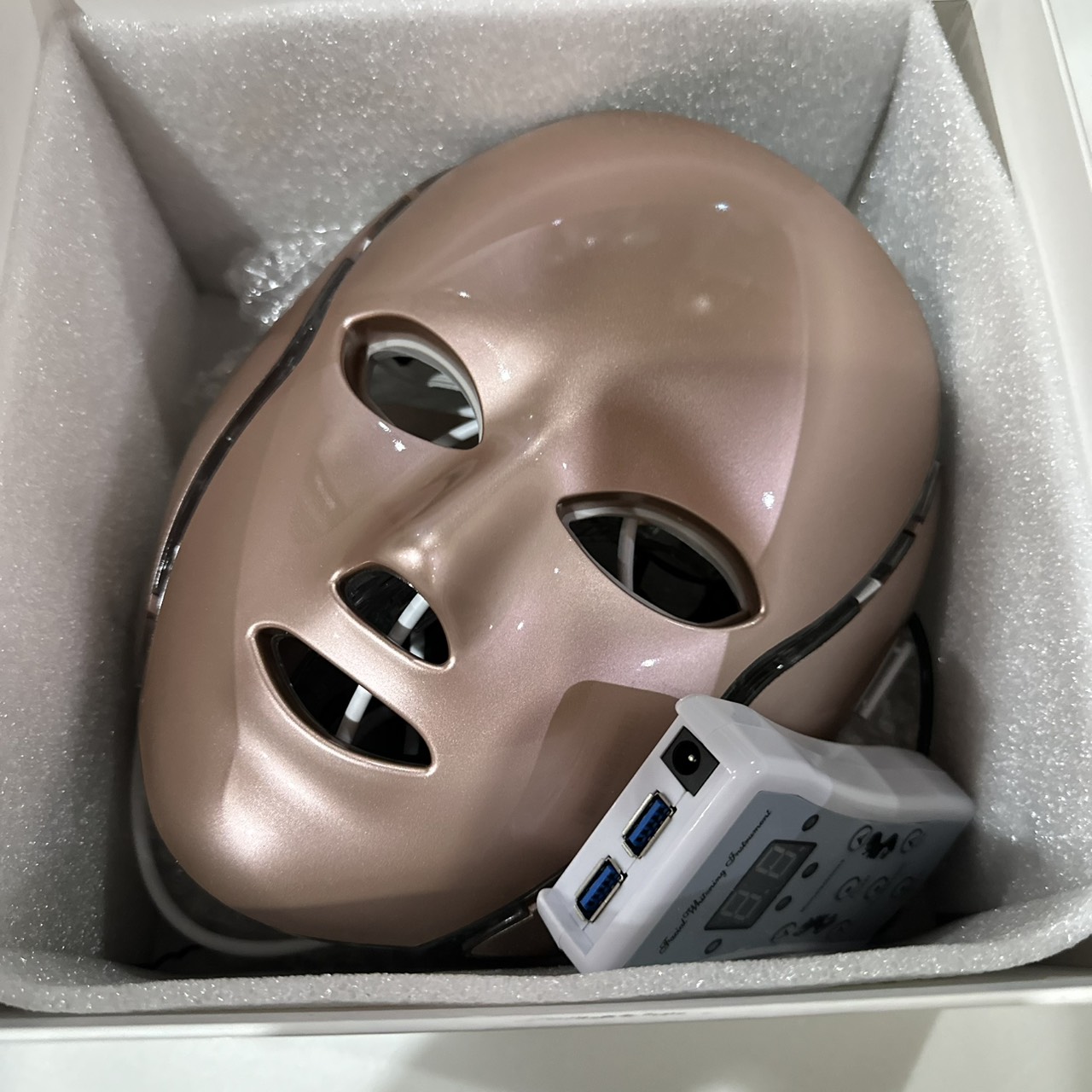 Parin LED MASK 7 สี หน้ากากมาสก์หน้า นวัตกรรมแสง บำบัดผิว ประสิทธิภาพส่งตรงจากคลินิก ครอบคลุมทั้งผิวหน้าและลำคอ