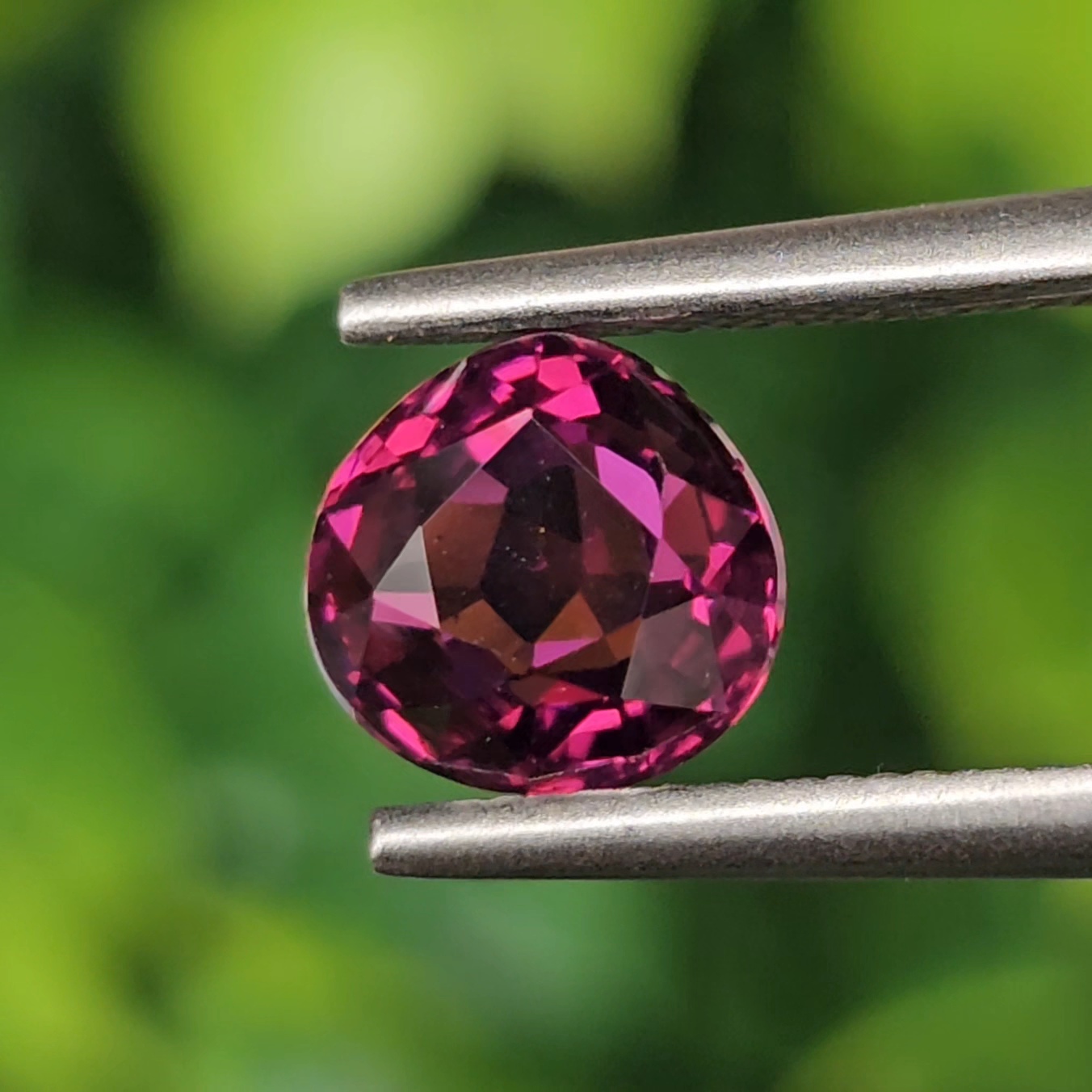 พลอย รูเบลไลต์ ทัวร์มาลีน Rubelite Tourmaline 1.27 กะรัต (Cts.) พลอยแท้ อัญมณีมงคลประจําวันเกิด เครื่องประดับพลอย