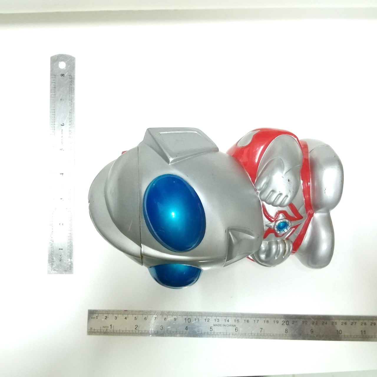 กระปุกออมสินอุลตร้าแมนมิลเลนเนียม 10นิ้ว Ultraman Millenium ,ApexT ไชโยโปรดักซ์ ของเอเพ๊กซ์ทอยส์ขนาดตามรูป มีสลาก(ขาดบางส่วน) และตัวปั๊มข้างใต้ หายาก