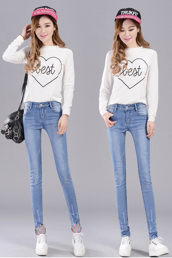 กางเกงยีนส์ทรงสลิม ขายาว พับปลายขาแต่งผ้าลายดอก (11455X)