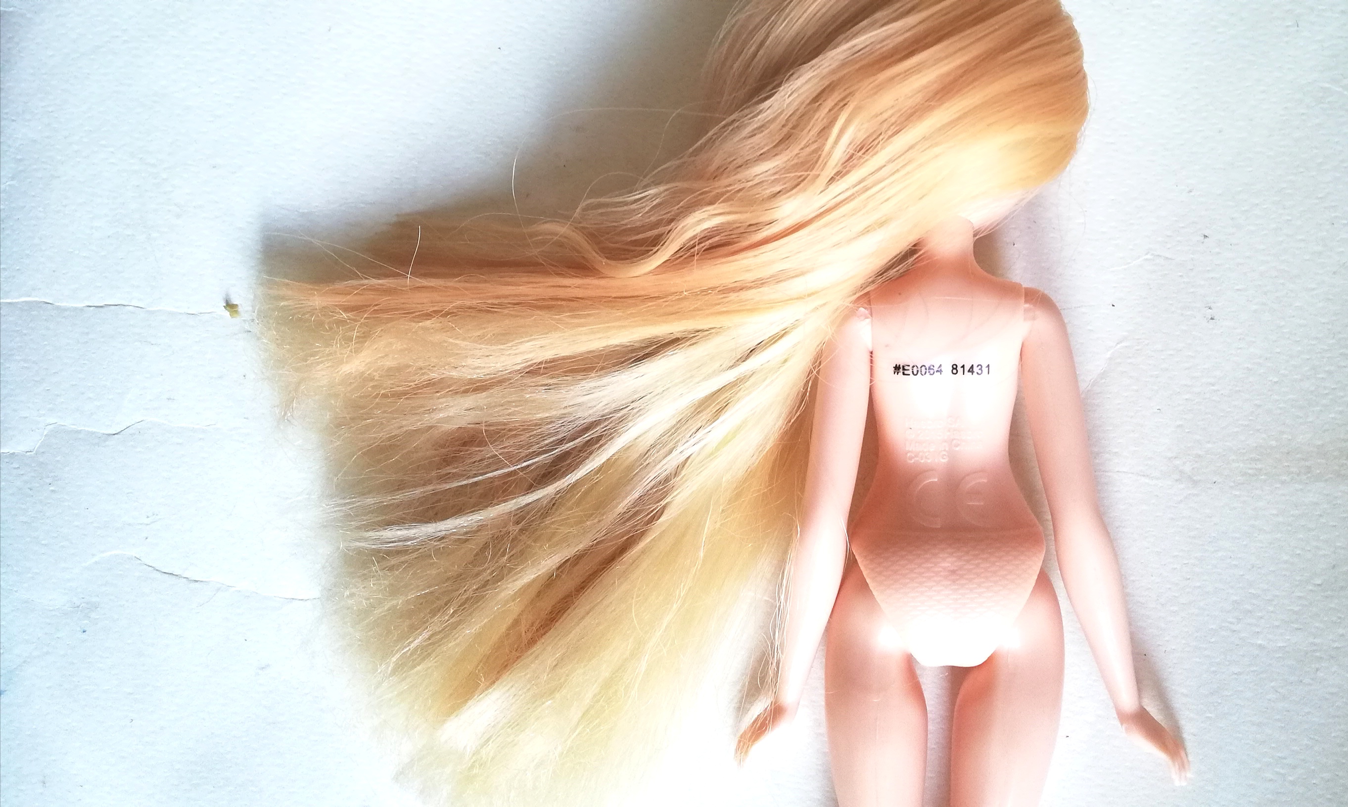 มีหลายภาพ, ตุ๊กตาราพันเซลHasbro **แถมชุด ผมบลอนด์ **ปลายมีช็อตบ้าง, Hasbro รุ่นขาแข็ง หัวเข่าพับงอไม่ได้