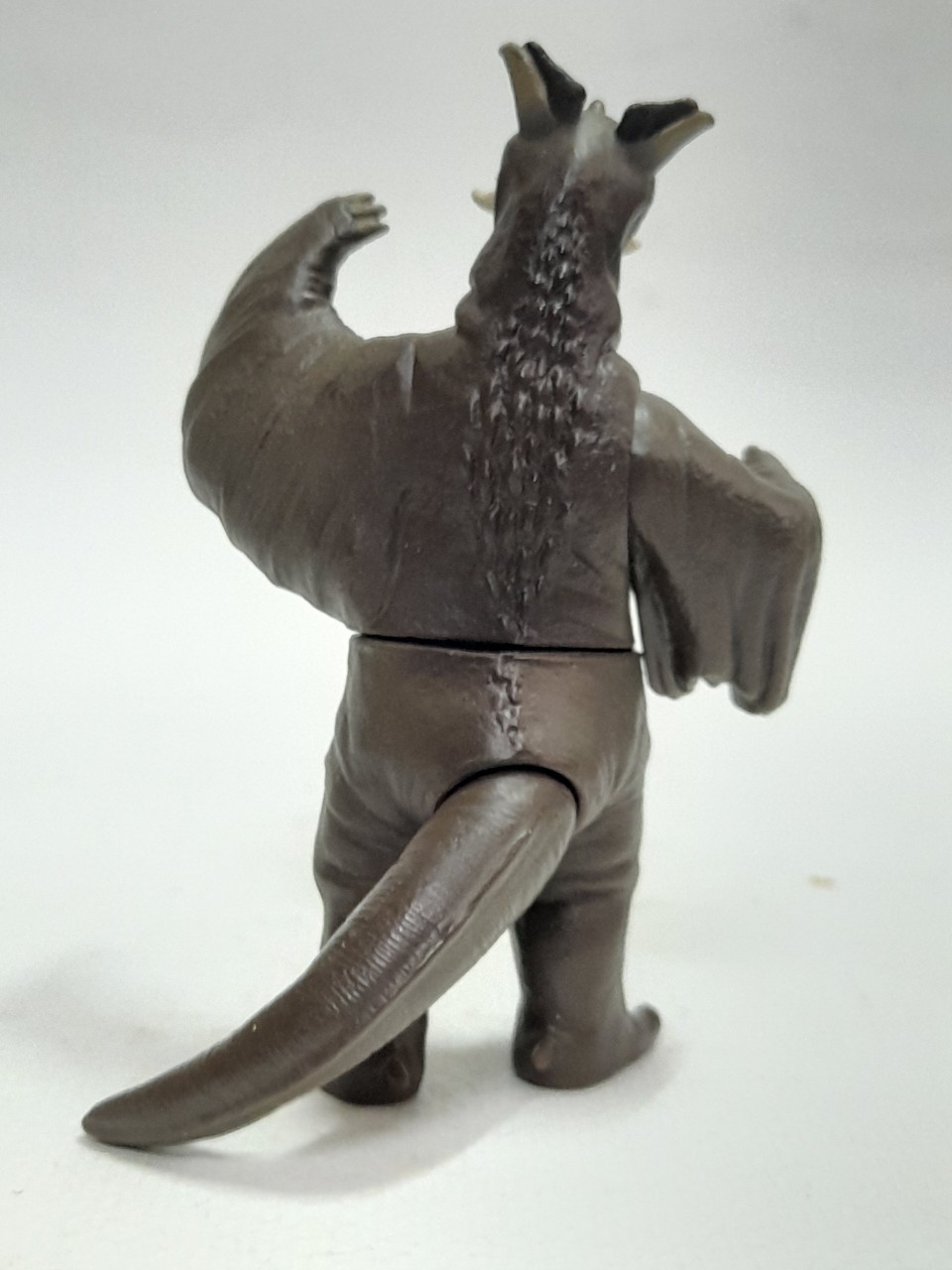 ซอฟ 4 - 4.5 นิ้ว สัตว์ประหลาดแจนโดร่า จากอุลตร้าแมน มือสอง สภาพดี มีรอยบ้าง ค่อนข้างหายาก ไม่พบบ่อย