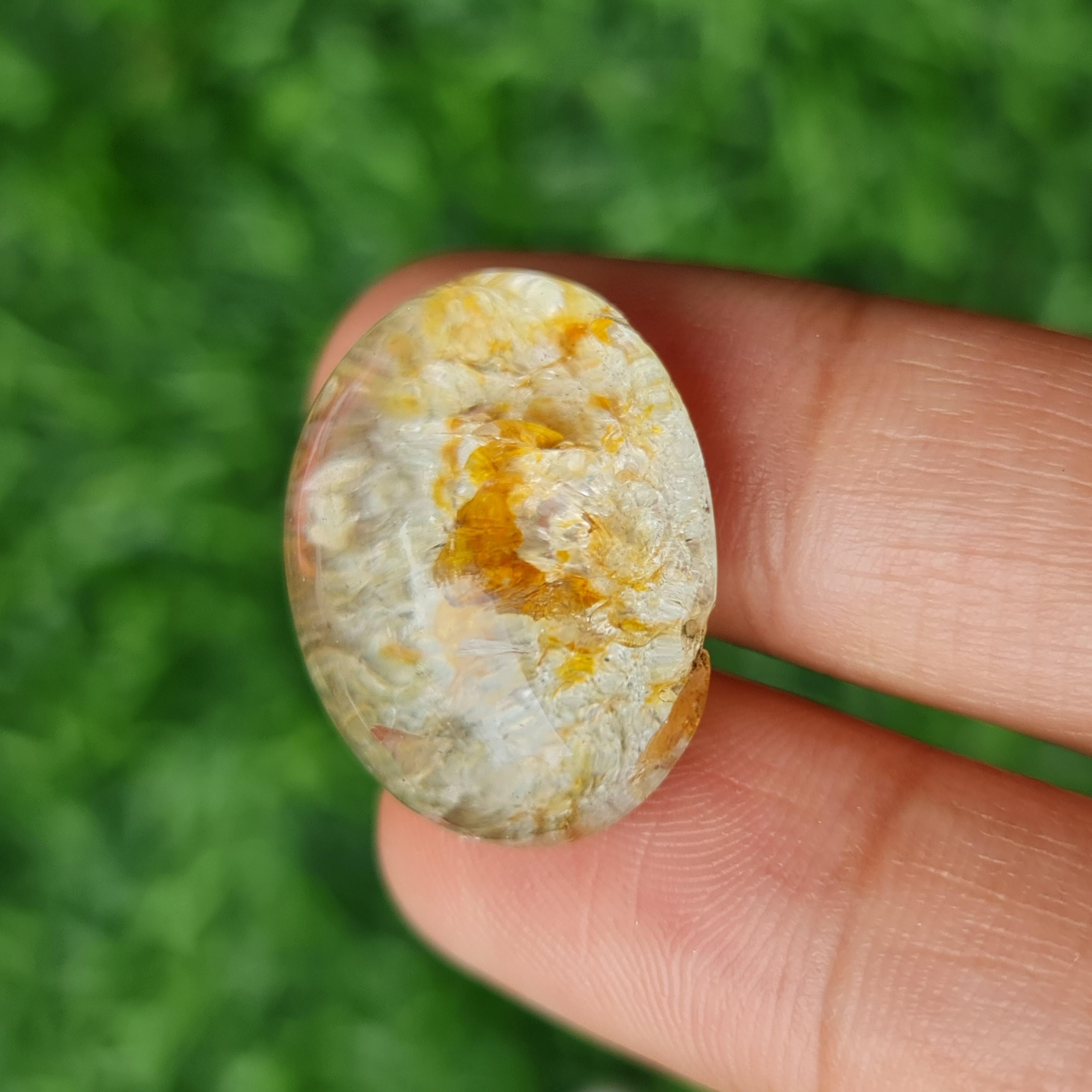 โป่งข่าม ควอตซ์ Rutilated Quartz 33.64 กะรัต Cts. พลอยแท้ อัญมณีมงคลประจําวันเกิด เครื่องประดับพลอย