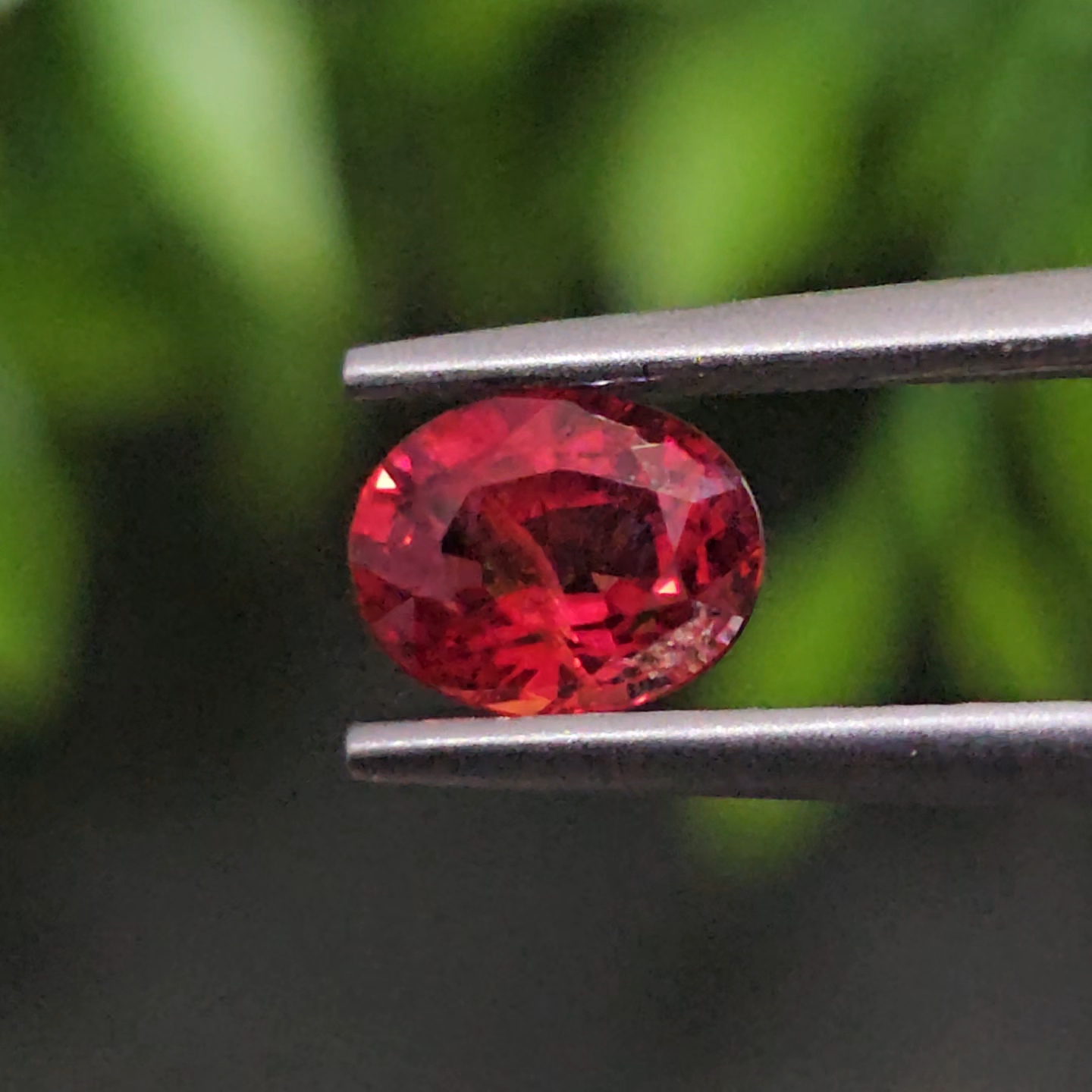 พลอย ทับทิม ซองเจีย Songea Ruby Sapphire 1.03 กะรัต (Cts.) พลอยแท้ อัญมณีมงคลประจําวันเกิด เครื่องประดับพลอย