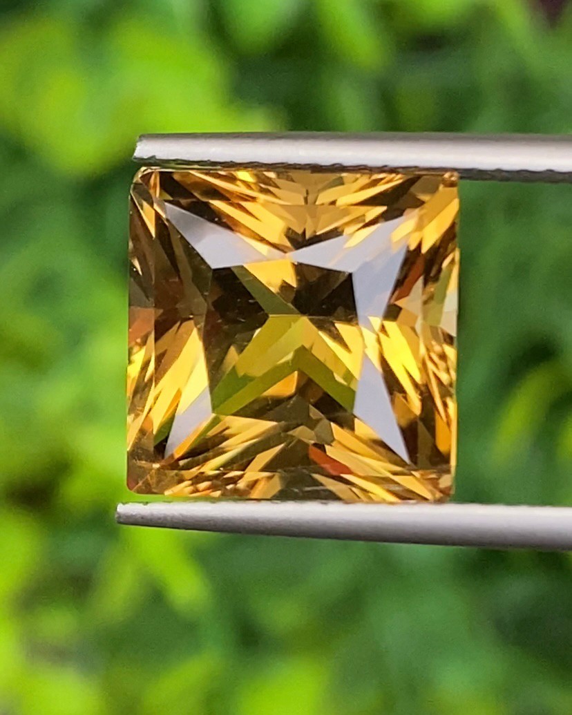 พลอย ซิทริน Citrine 10.17 กะรัต (Cts.) พลอยแท้ อัญมณีมงคลประจําวันเกิด เครื่องประดับพลอย