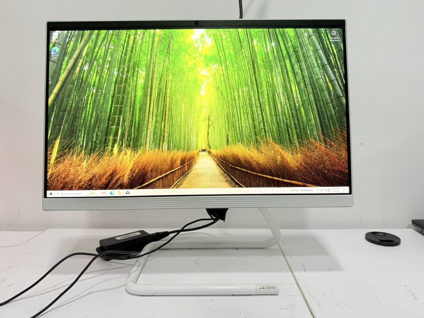 ALL-IN-ONE Lenovo IdeaCentre AIO A340-22IWL(5405U/8GB/M.2 256GB/1TB)+Adapter จอมีรอย ฟิล์มมุมจอถลอก