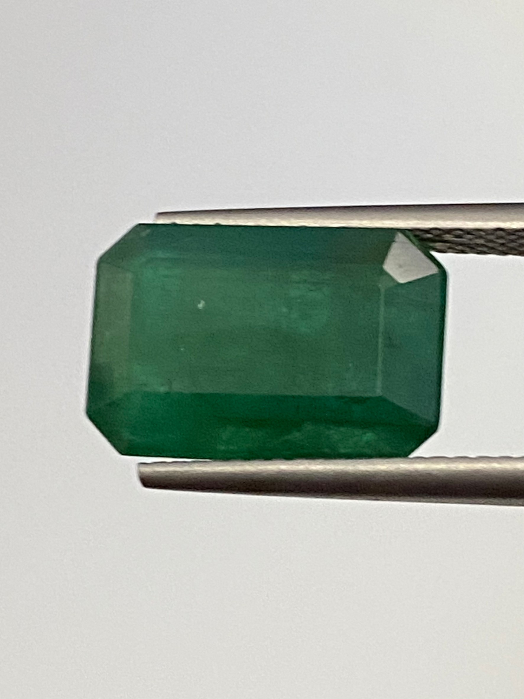 พลอย มรกต Natural Emerald แซมเบีย 9.53 กะรัต (Cts.) พลอยแท้ อัญมณีมงคลประจําวันเกิด เครื่องประดับพลอย
