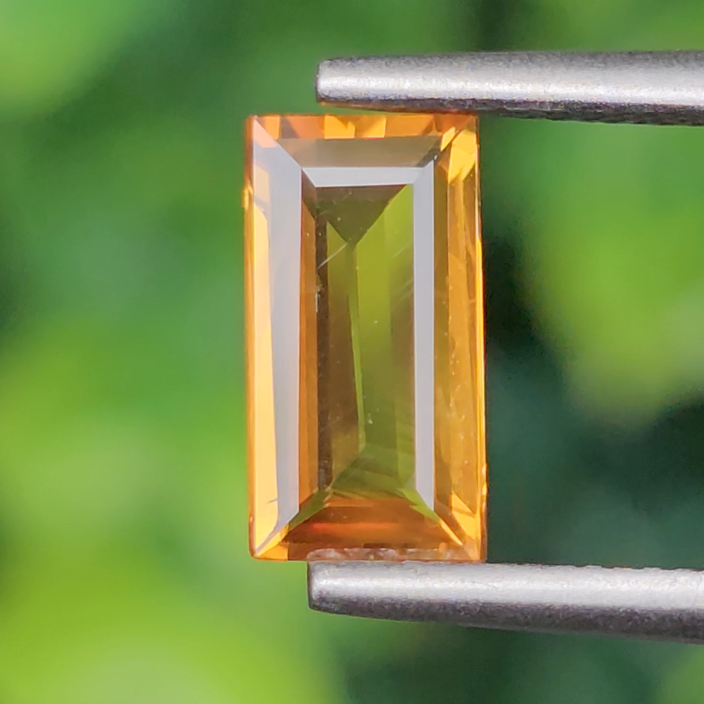 พลอย บุษราคัม yellow sapphire 1.20 กะรัต (Cts.) พลอยแท้ อัญมณีมงคลประจําวันเกิด เครื่องประดับพลอย