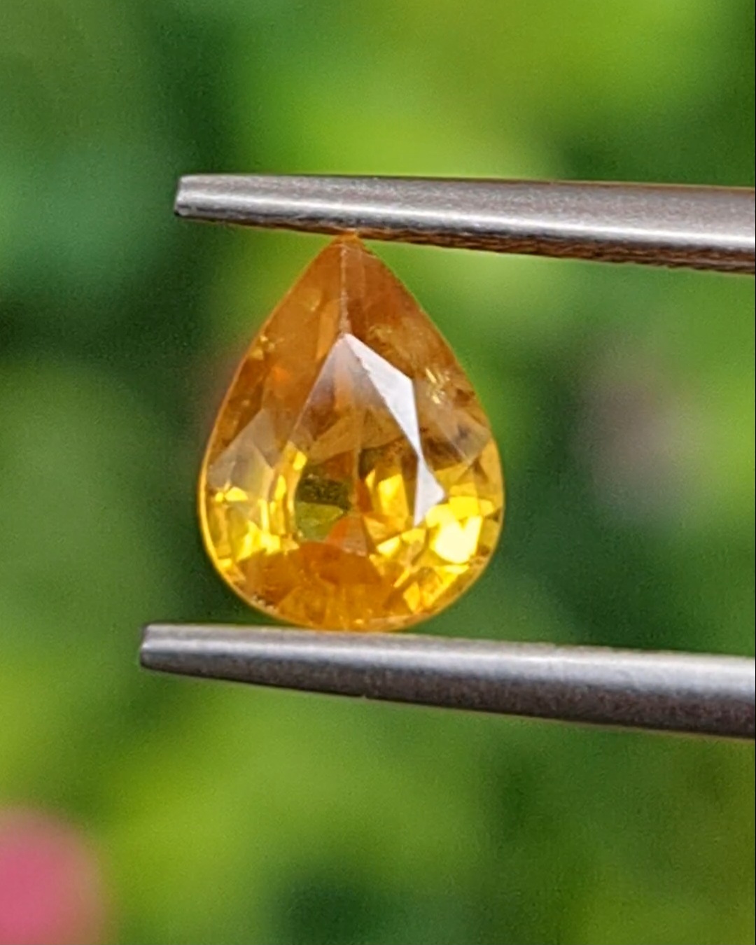 พลอย บุษราคัม yellow sapphire 1.19 กะรัต (Cts.) พลอยแท้ อัญมณีมงคลประจําวันเกิด เครื่องประดับพลอย
