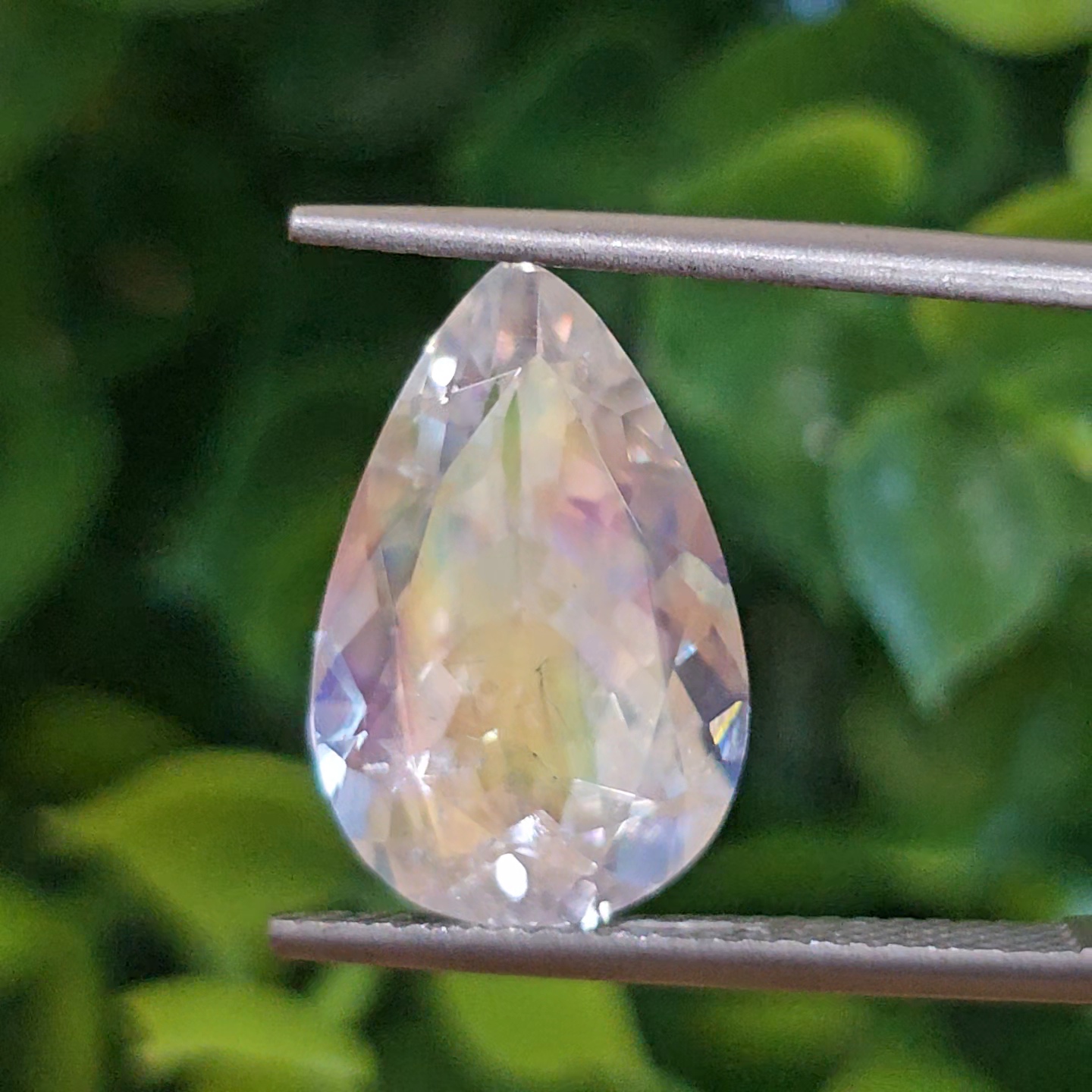 พลอย มูนสโตน เรนโบว์ Rainbow Moonstone 5.60 กะรัต (cts.) พลอยแท้ อัญมณีมงคลประจําวันเกิด เครื่องประดับพลอย