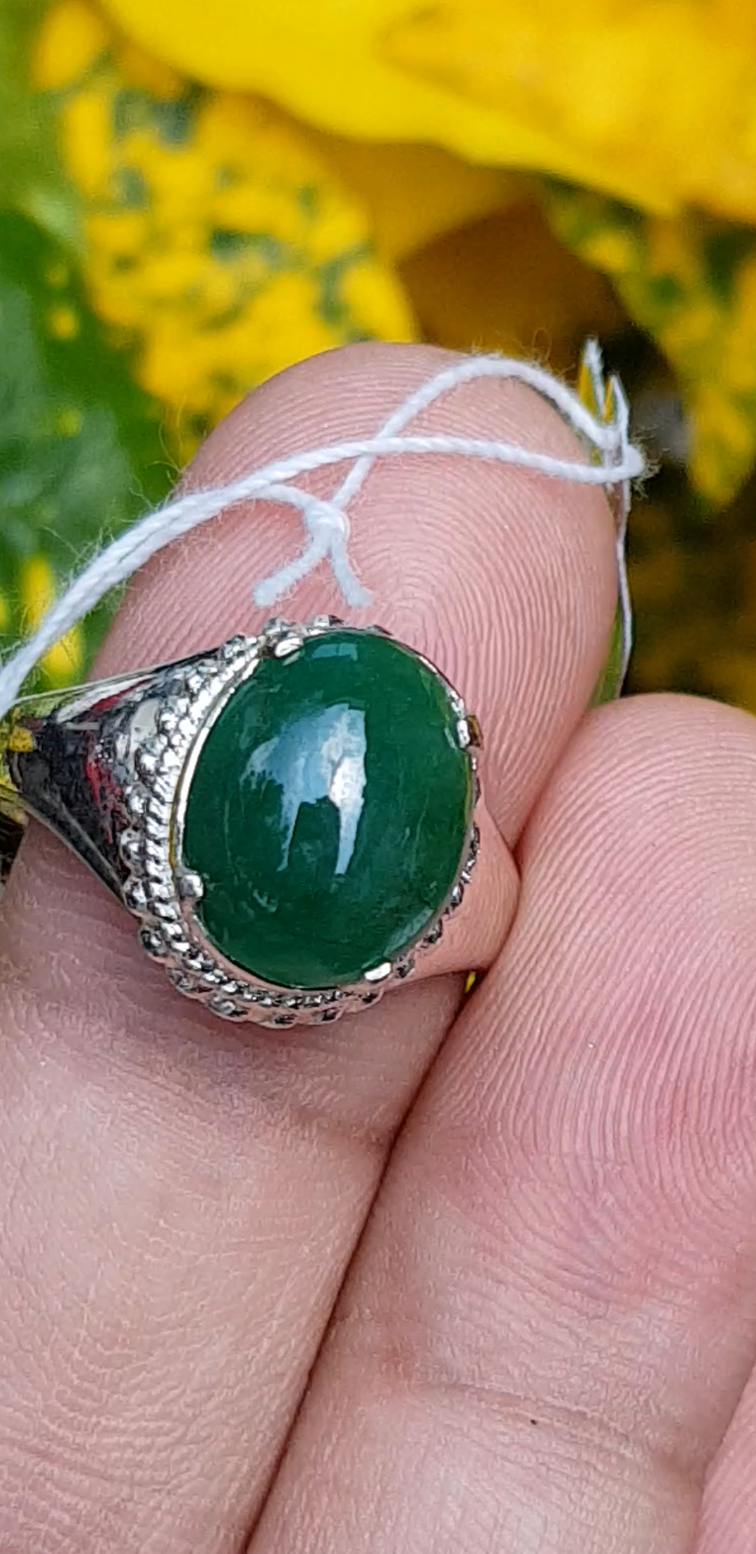 หยก พม่า แท้ Jade แหวนหยก 翡翠戒指 (Jadeite ring) 2.30 กะรัต (Cts.) (Size) 57 ดิบ ไม่ผ่านการปรับปรุง (Type A) พม่า (Myanmar)