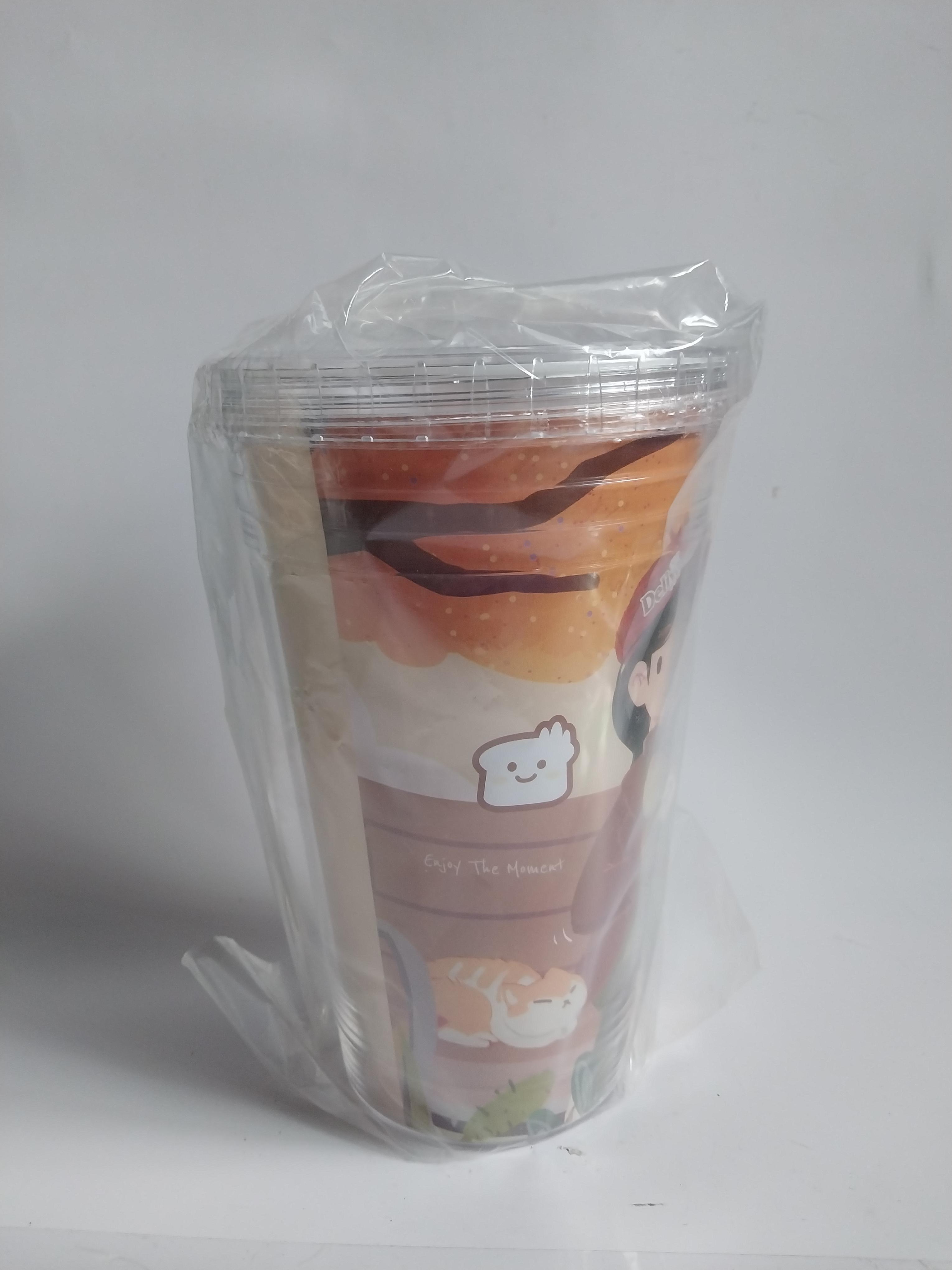 มีหลายภาพ แก้วน้ำพลาสติก ของสะสมจาก ขนม Deliya จากฟาร์มเฮ้าส์