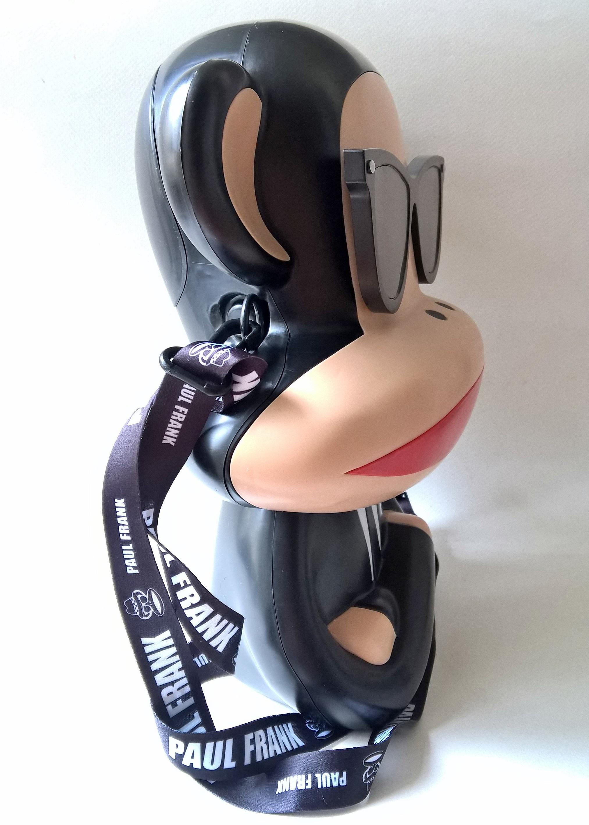 ใหม่ แกะแพ็คเพื่อถ่ายรูป ของสะสม ถังข้าวโพด ลิงปากแดง ใส่ชุดสูท "พอล แฟร้งค์ Paul Frank" พร้อมสายสะพาย จากเมเจอร์ ซีเนเพล็ก Major Cineplex ขนาดประมาณ 30*27 cm.