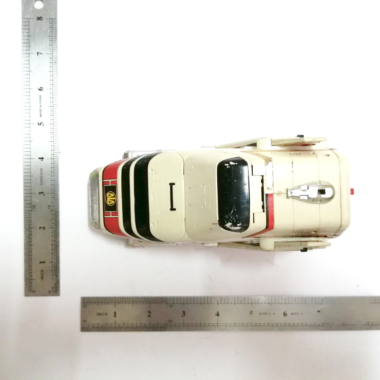 ยานแมชชีน บัฟฟาโล่ ยานของขบวนการ ไลฟ์แมน ตัวยานบางส่วนเป็นเหล็ก และพลาสติก กลไกใช้ได้บางส่วน ของเก่าเก็บตามสภาพ *** มีรอยถลอกและสติ๊กเกอร์หลุด /ขาดหลายแห่ง พิจารณาก่อนซื้อ