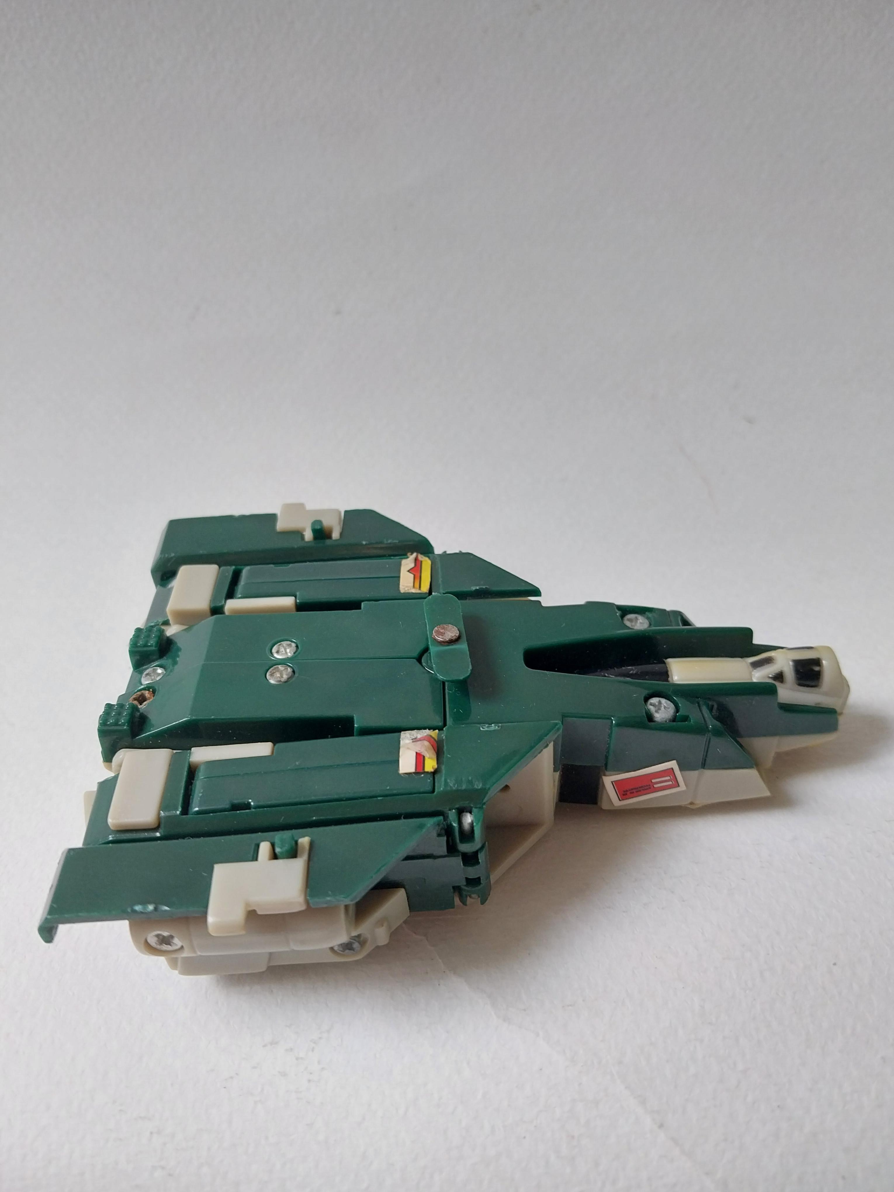 มีหลายภาพ,หุ่นแปลงร่างเป็นยาน ฝ่ายดีเซ็ปติค่อน **ปีก หาย1ข้าง