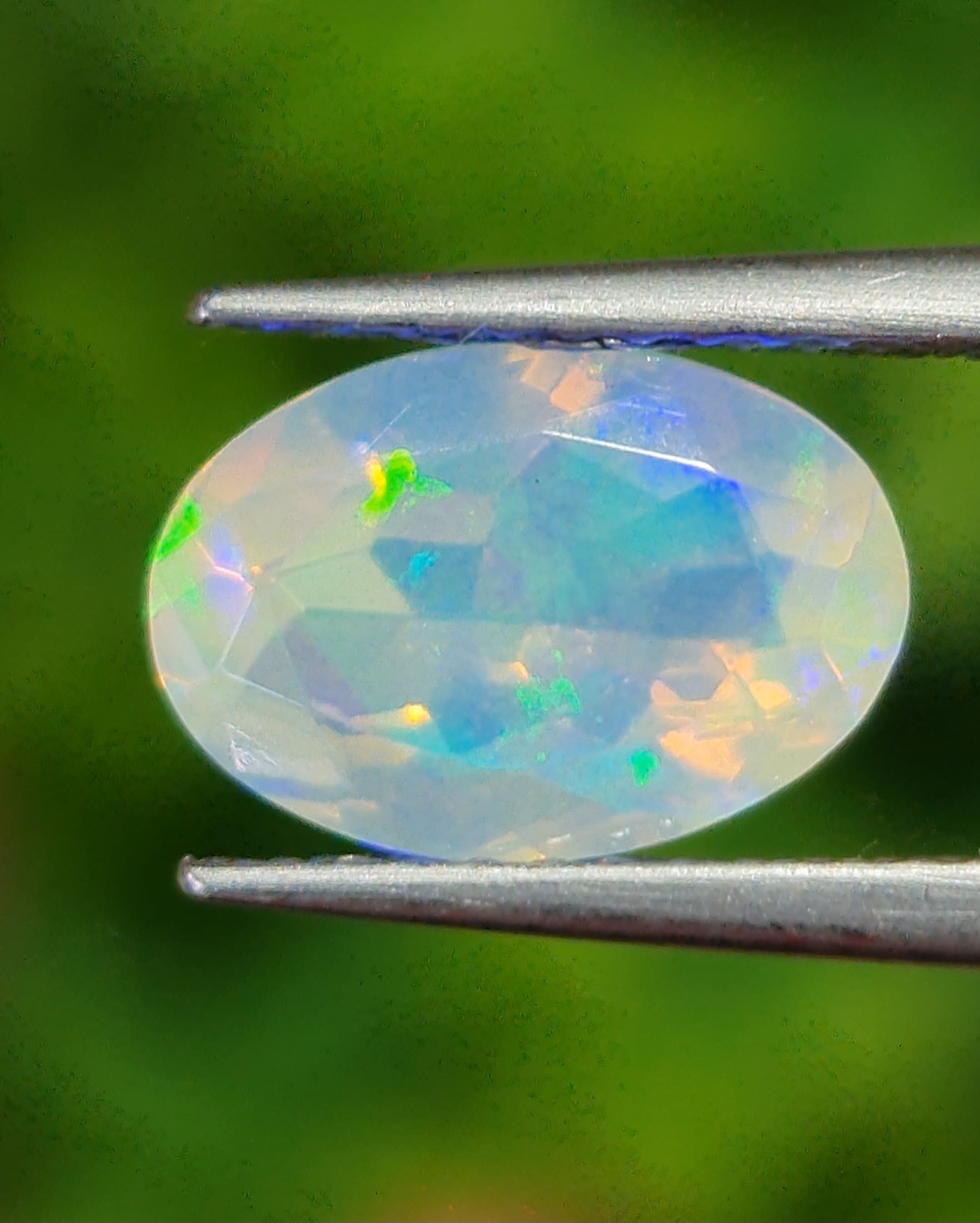 พลอย ไวท์ โอปอล White Opal 1.05 กะรัต (Cts.) พลอยแท้ อัญมณีมงคลประจําวันเกิด เครื่องประดับพลอย