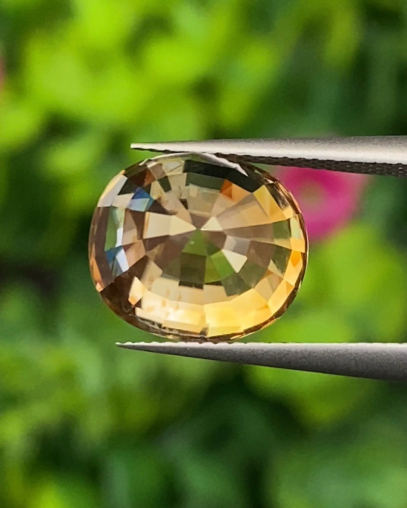 พลอย เพทาย Natural Zircon 6.55 กะรัต (Cts.) พลอยแท้ อัญมณีมงคลประจําวันเกิด เครื่องประดับพลอย