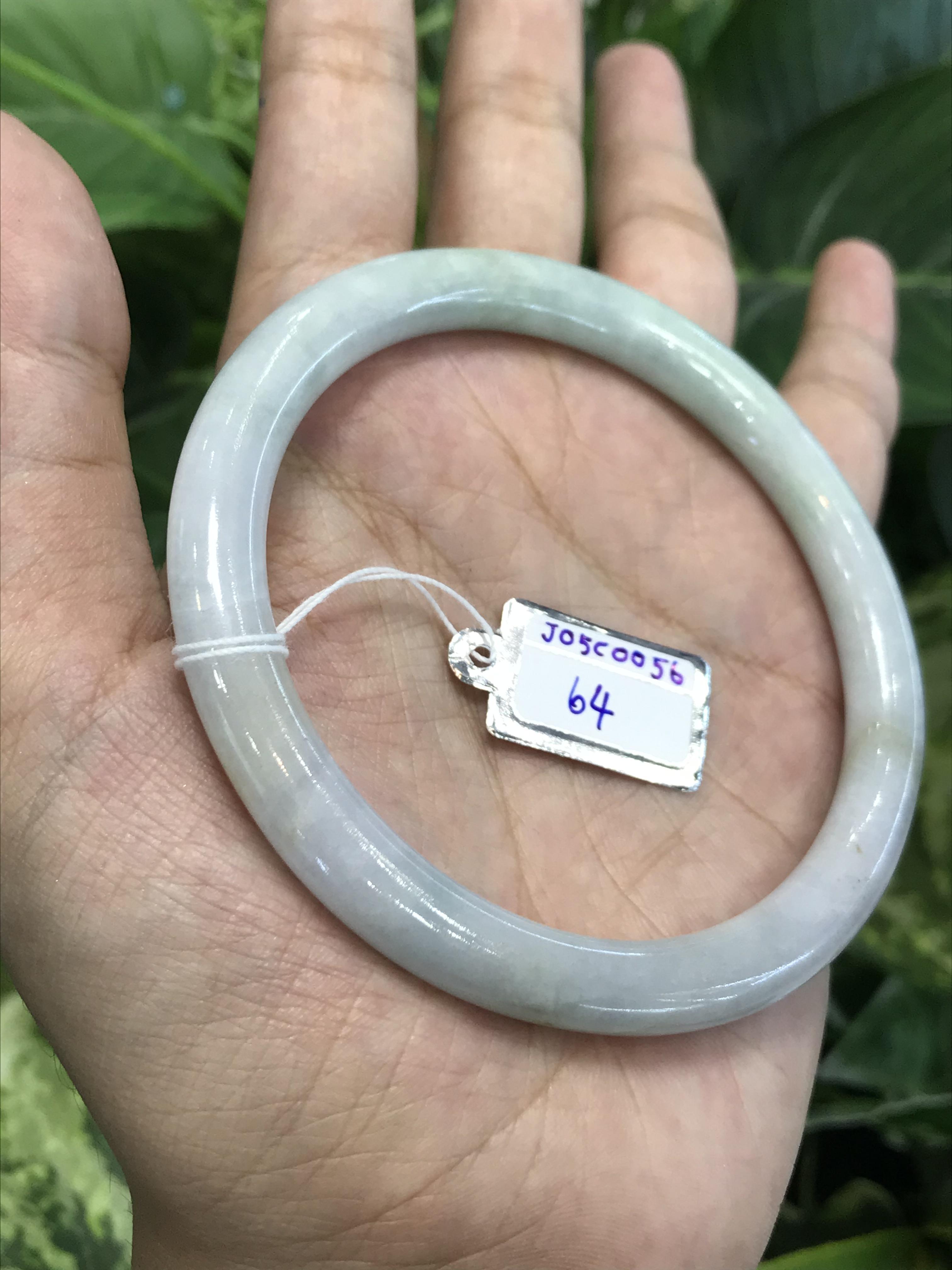J05C0056 หยก พม่า แท้ Jade กำไลหยก 64.0 มม (Jade bracelet) พม่า (Myanmar)