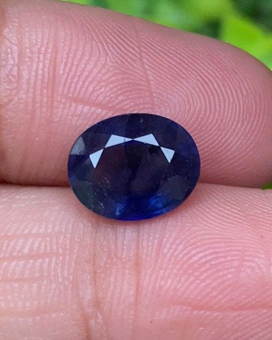 ไพลิน (Blue Sapphire) 3.61 กะรัต (Cts.) พลอยแท้ อัญมณีมงคลประจําวันเกิด เครื่องประดับพลอย