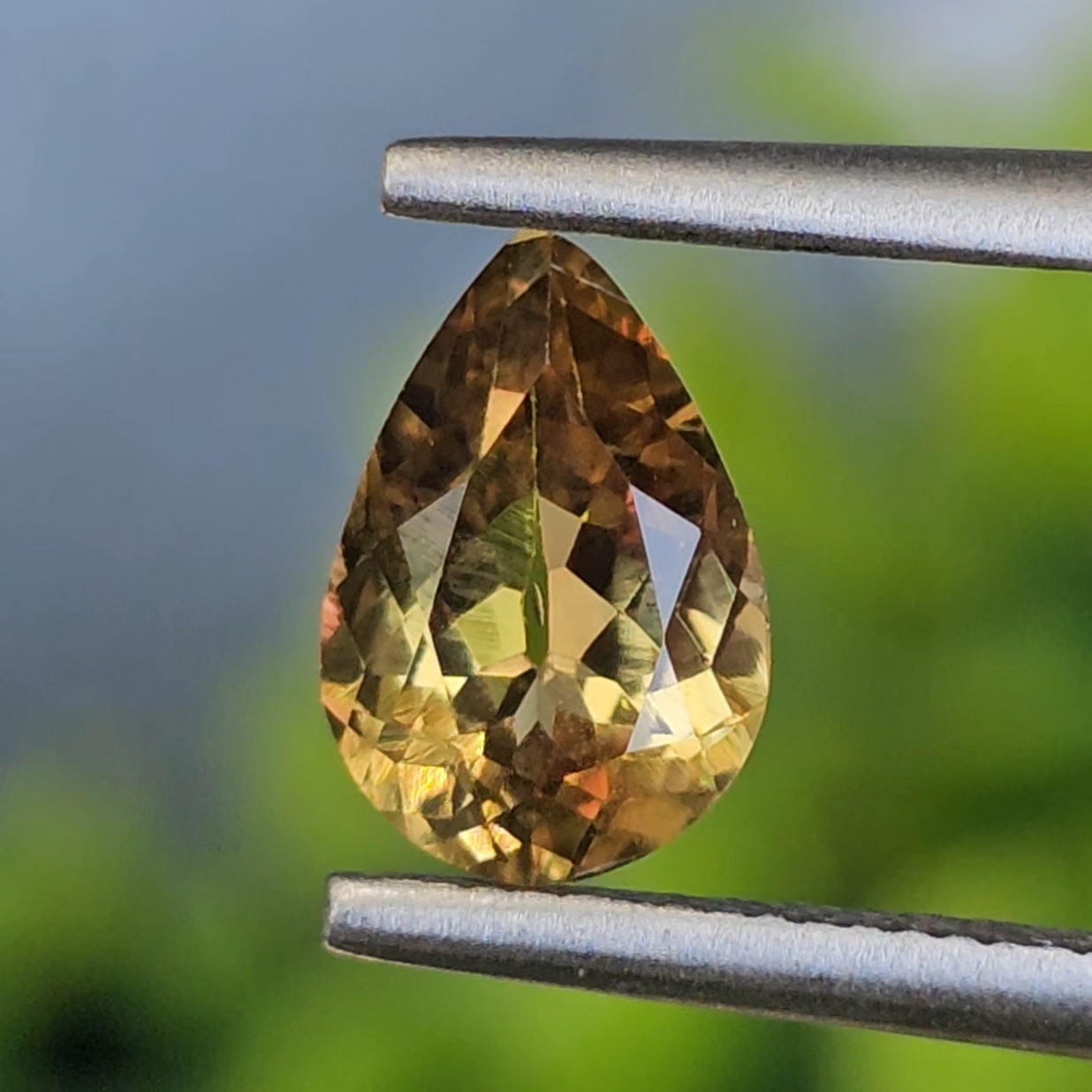 พลอย อเล็กซานไดร์ (Natural Alexandrite Chrysoberyl) 1.03 กะรัต (Cts.) ดิบ (Unheated) พร้อมใบเซอร์ พลอยแท้ อัญมณีมงคลประจําวันเกิด เครื่องประดับพลอย