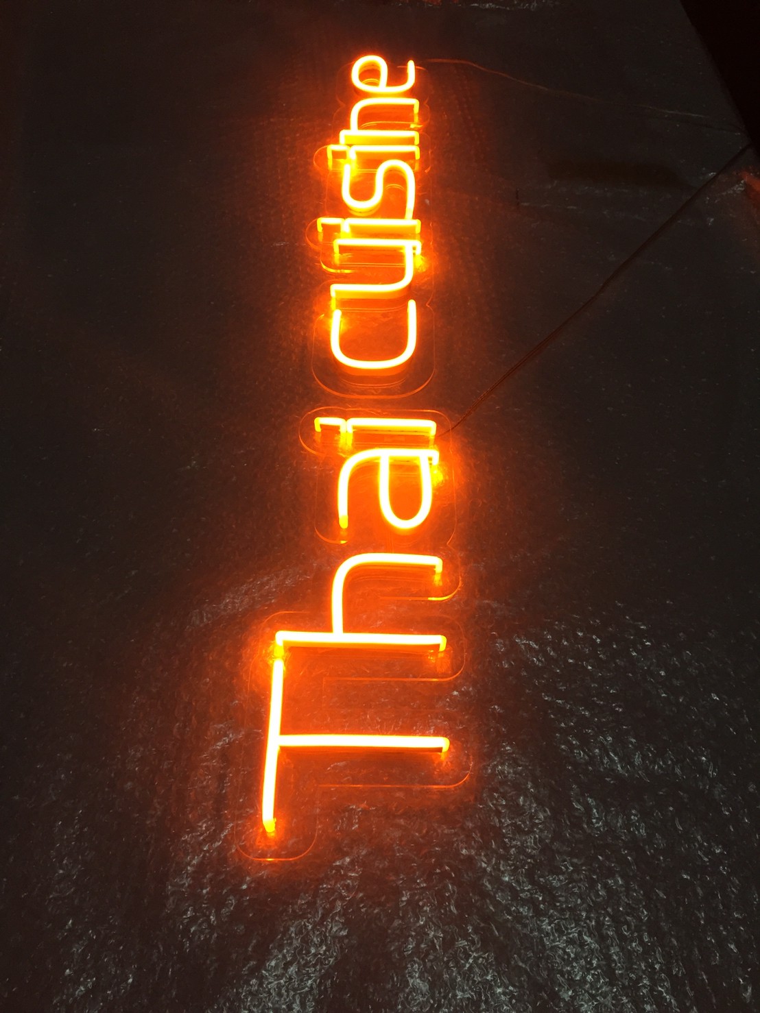 ไฟนีออน เฟค