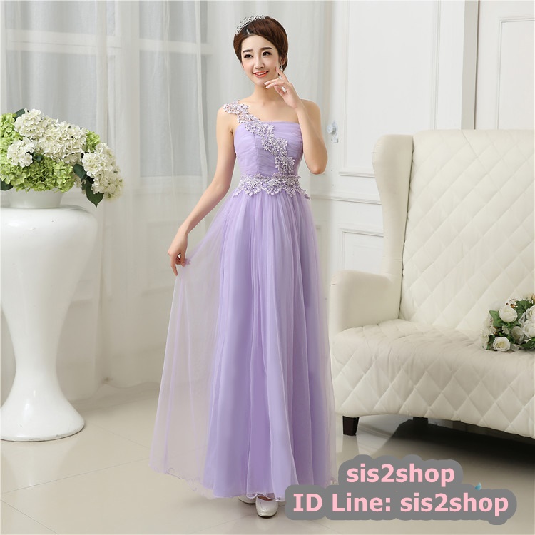 พร้อมส่ง ชุดเดรสยาว เกาะอก ไหล่เดียว จับสม๊อกด้านหลัง ผ้าตาข่ายแต่งดอกไม้ปักมุก สีม่วง