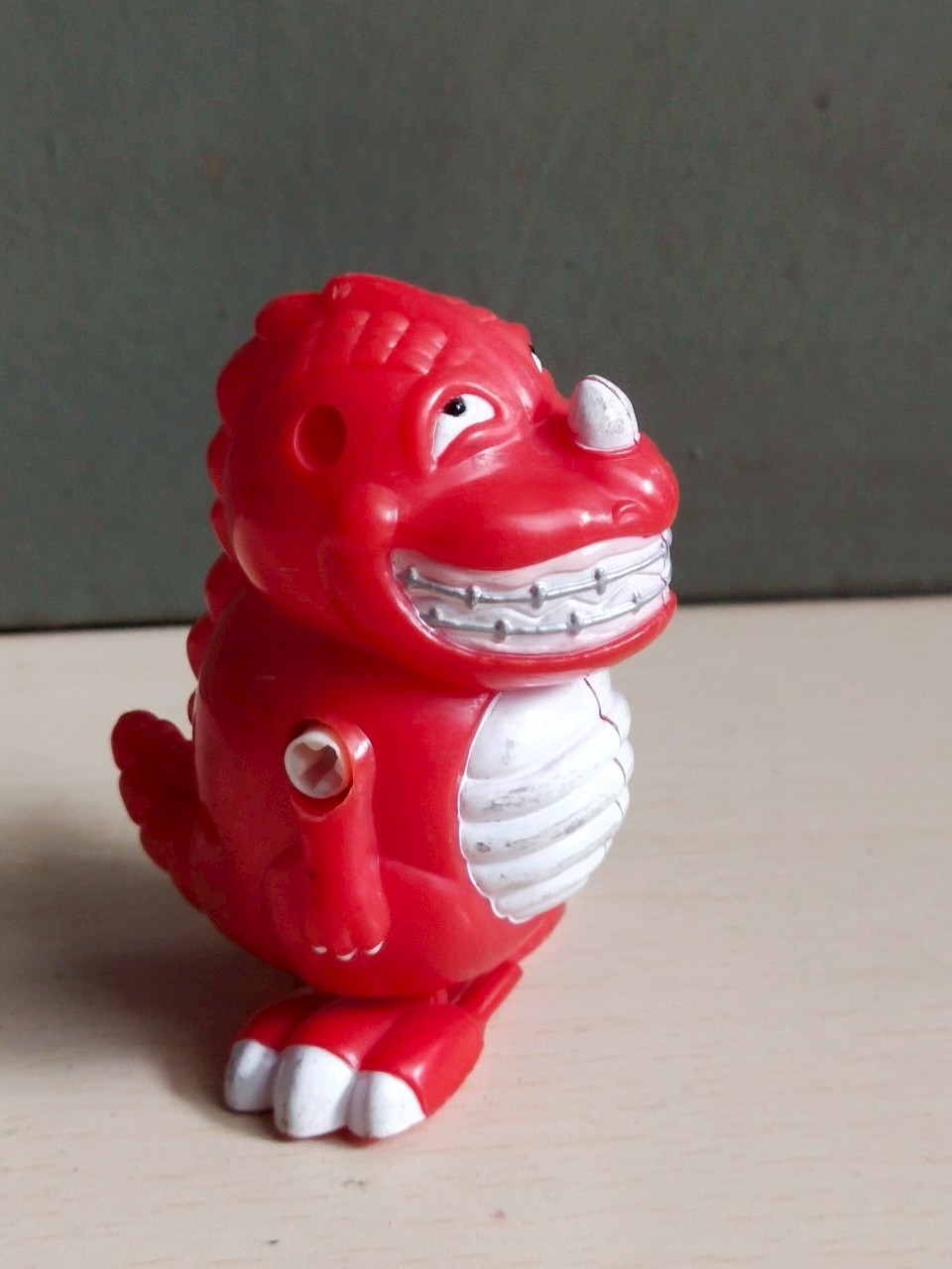 มีหลายภาพ ตุ๊กตา ก๊อตจิจัดฟันไขลาน งานเก่าพรีเมี่ยมแถมจากปั๊มน้ำมัน งานไทย ขนาดตามรูป มือสองสภาพดีมีรอยบ้าง ***ลานใช้ไม่ได้แล้ว ขายตามสภาพส