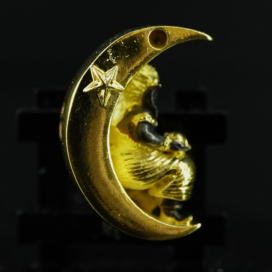 พระพิฆเนศน้อย ประทับจันทร์ รหัส 2 เนื้อรัตนะโลหะชุบทองบางส่วน