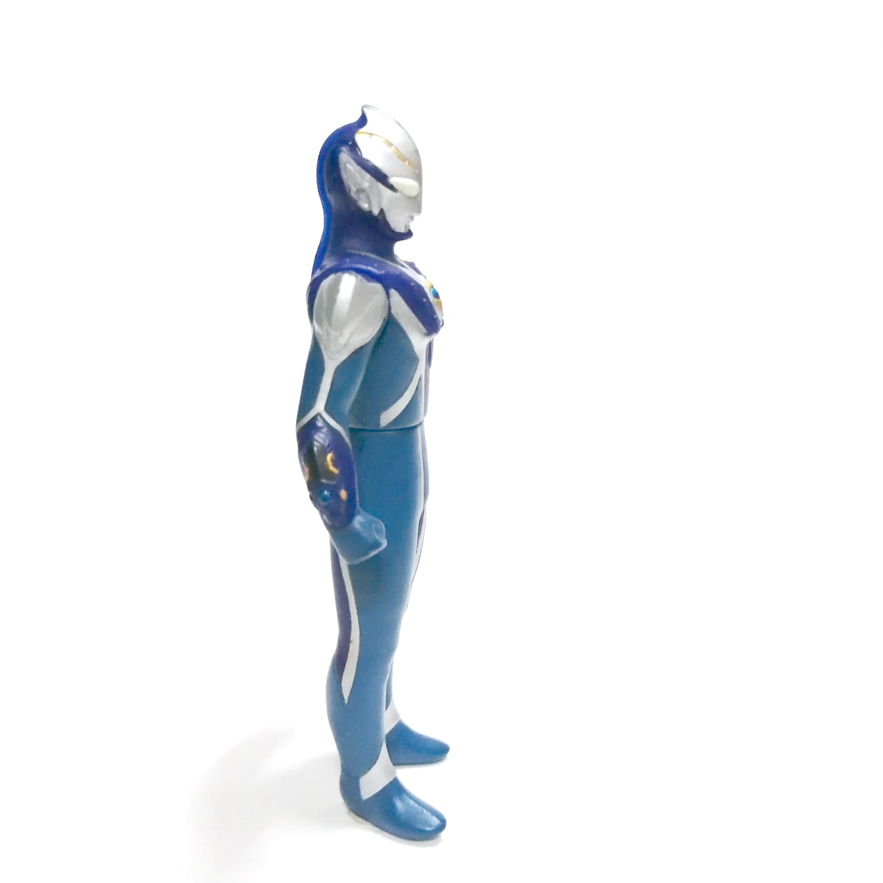 ซอฟ 4 นิ้ว อุลตร้าแมนฮิคาริ จากอุลตร้าแมน เมบิอุส มีรอยบ้าง ขนาดตามรูป