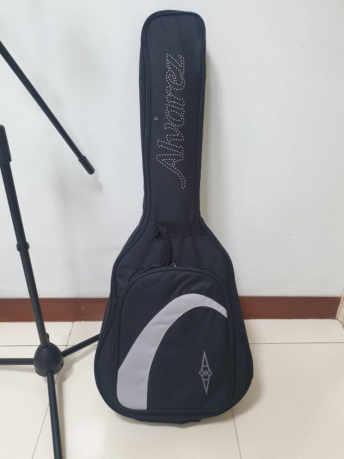 กีตาร์ Alvares RS26