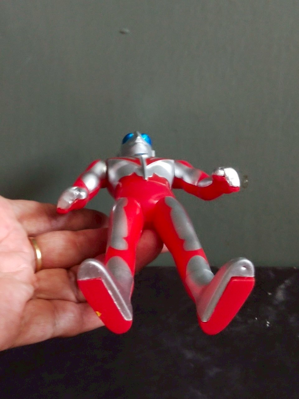 มีหลายภาพ, งานไทย ตุ๊กตาพลาสติก ขยับได้หลายส่วน อุลตร้าแมนมิลเลนเนียม Ultraman Millenium ของ apex's toy ขนาด 6.5-7นิ้ว สภาพดี มีรอยบ้าง งานเก่าหายากไม่พบบ่อย