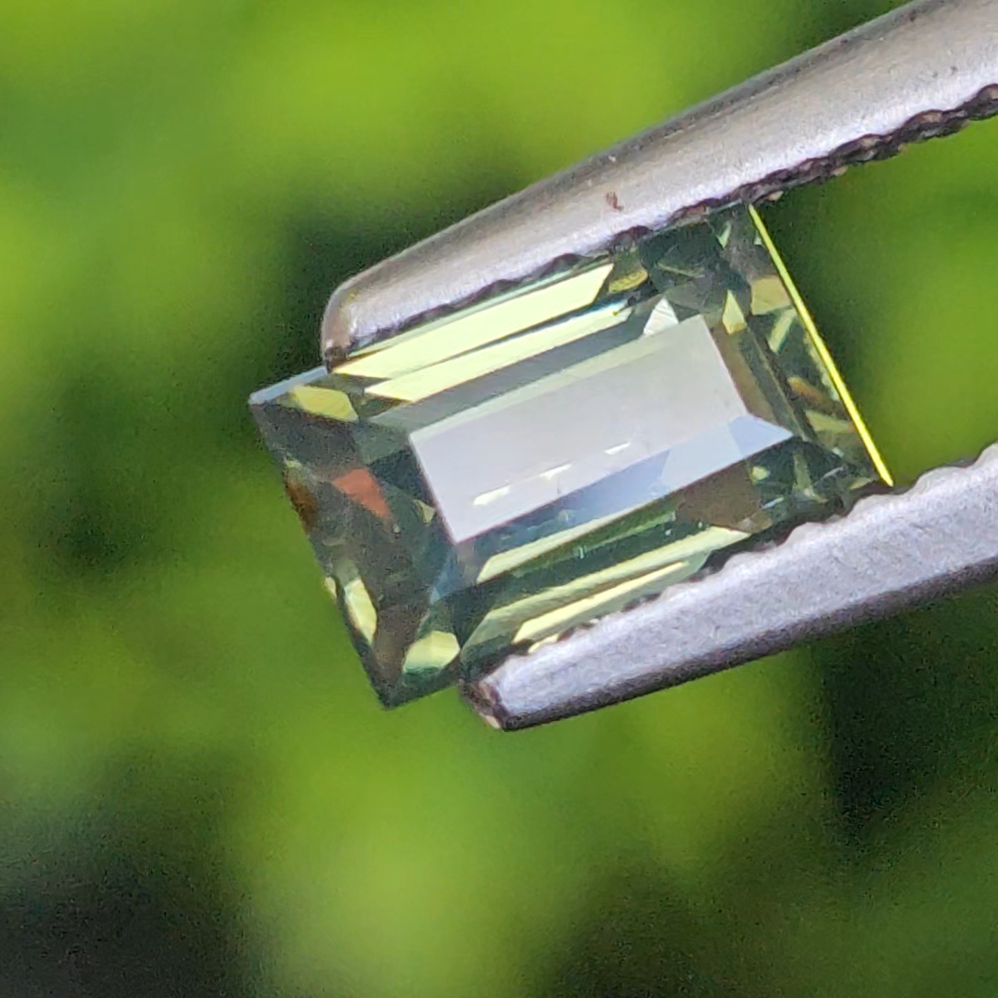 พลอย เพทาย Natural Zircon 1.23 กะรัต (Cts.) ดิบ พลอยแท้อัญมณีมงคล ประจําวันเกิด เครื่องประดับพลอย
