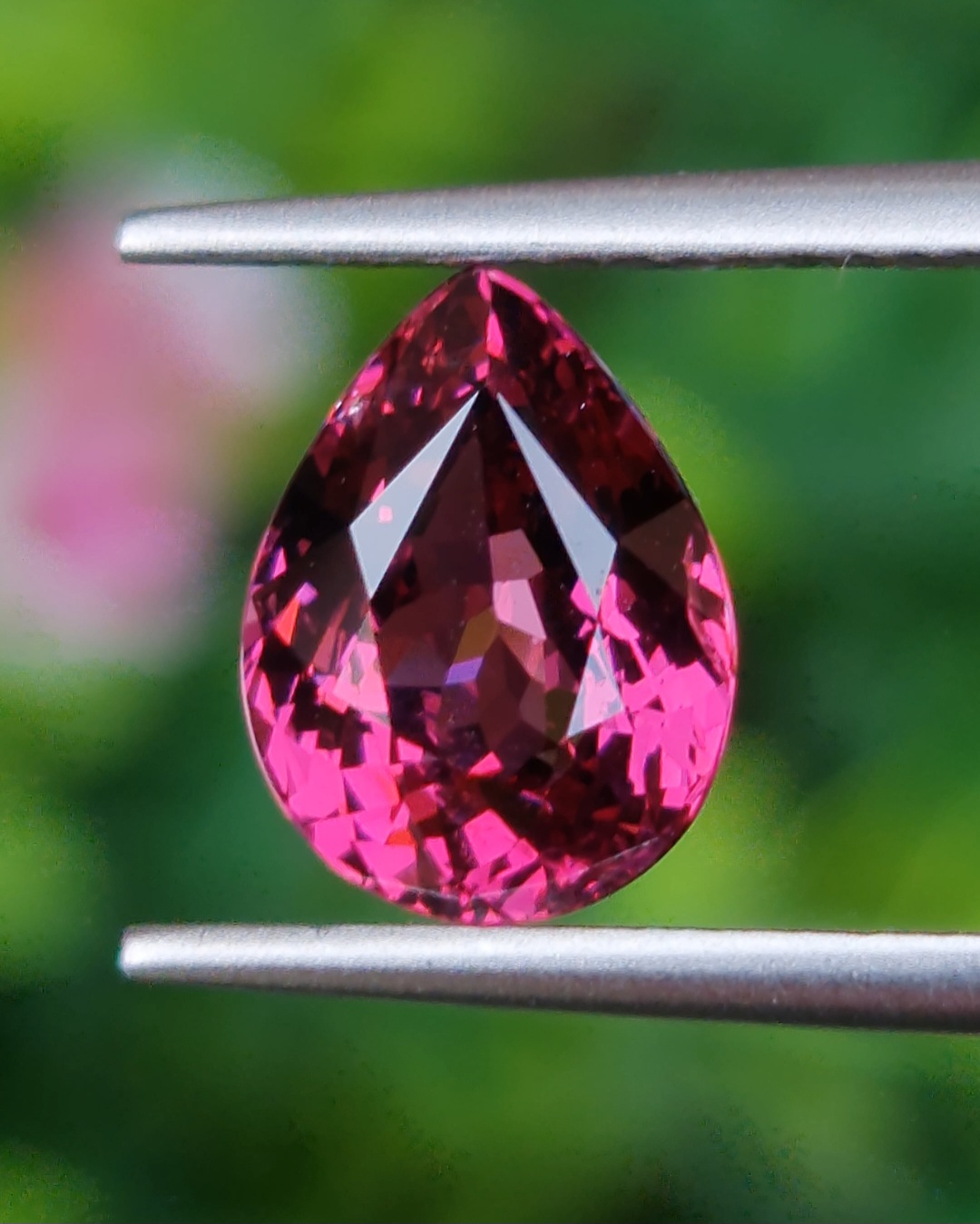 พลอย ชมพู พิ้งค์ ทัวร์มารีน (Pink Tourmaline) 2.72 กะรัต (Cts.) อัญมณีมงคลประจําวันเกิด เครื่องประดับพลอย