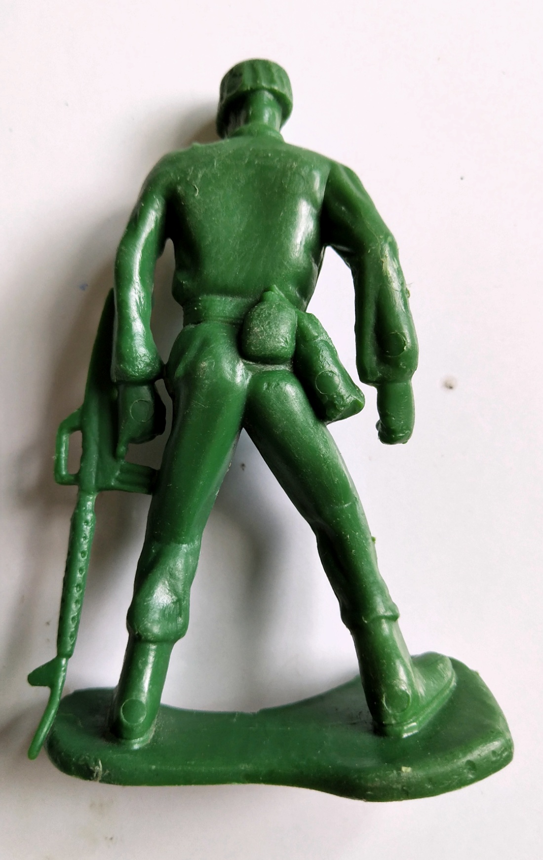 ของสะสม โมเดลพลาสติก ตุ๊กตาทหารยืนถือปืน สีเขียว จาก Greenerier International Inc.