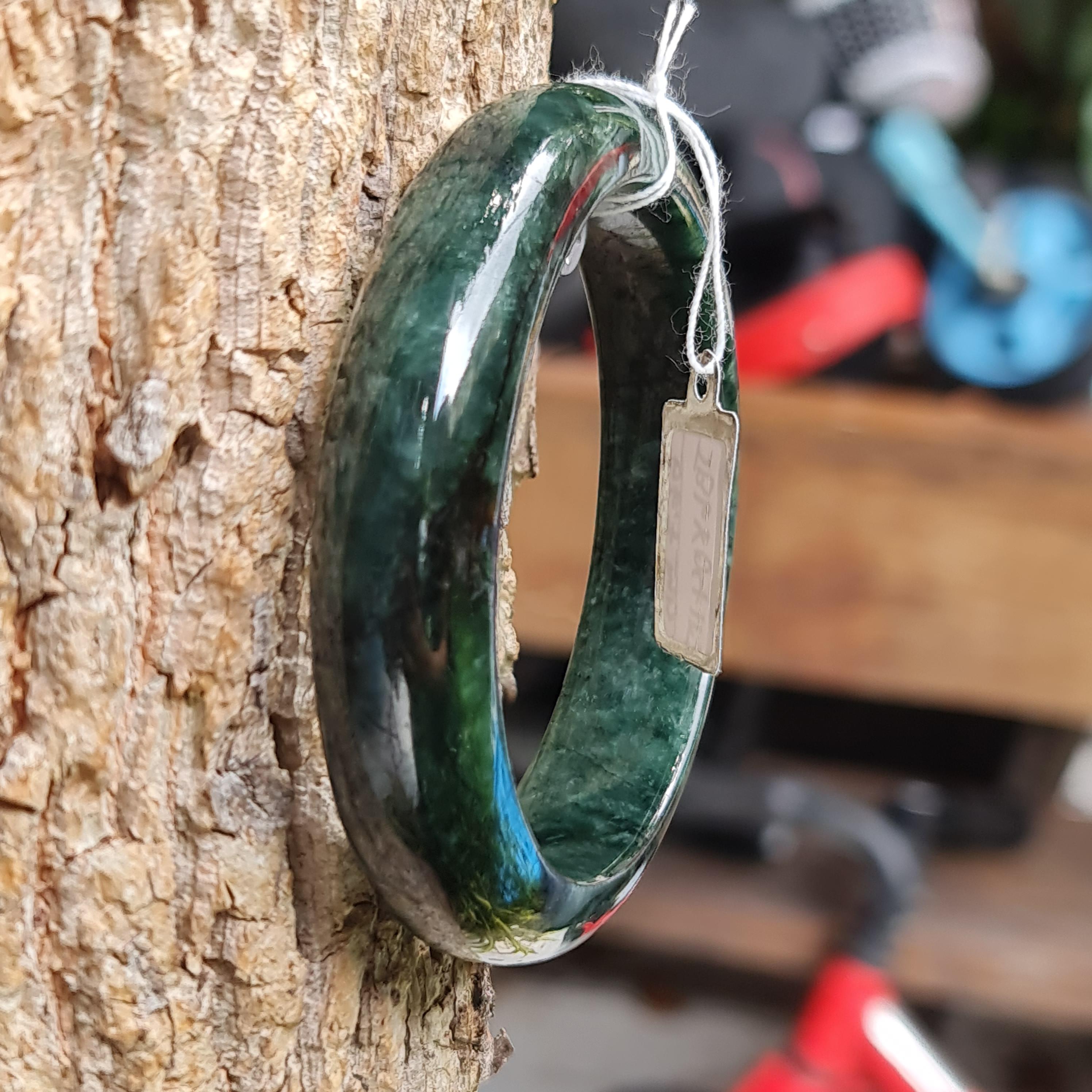 JB6804117 หยก พม่า แท้ Jade กำไลหยก 56.7 มม. (Jadeite bracelet) พม่า (Myanmar)