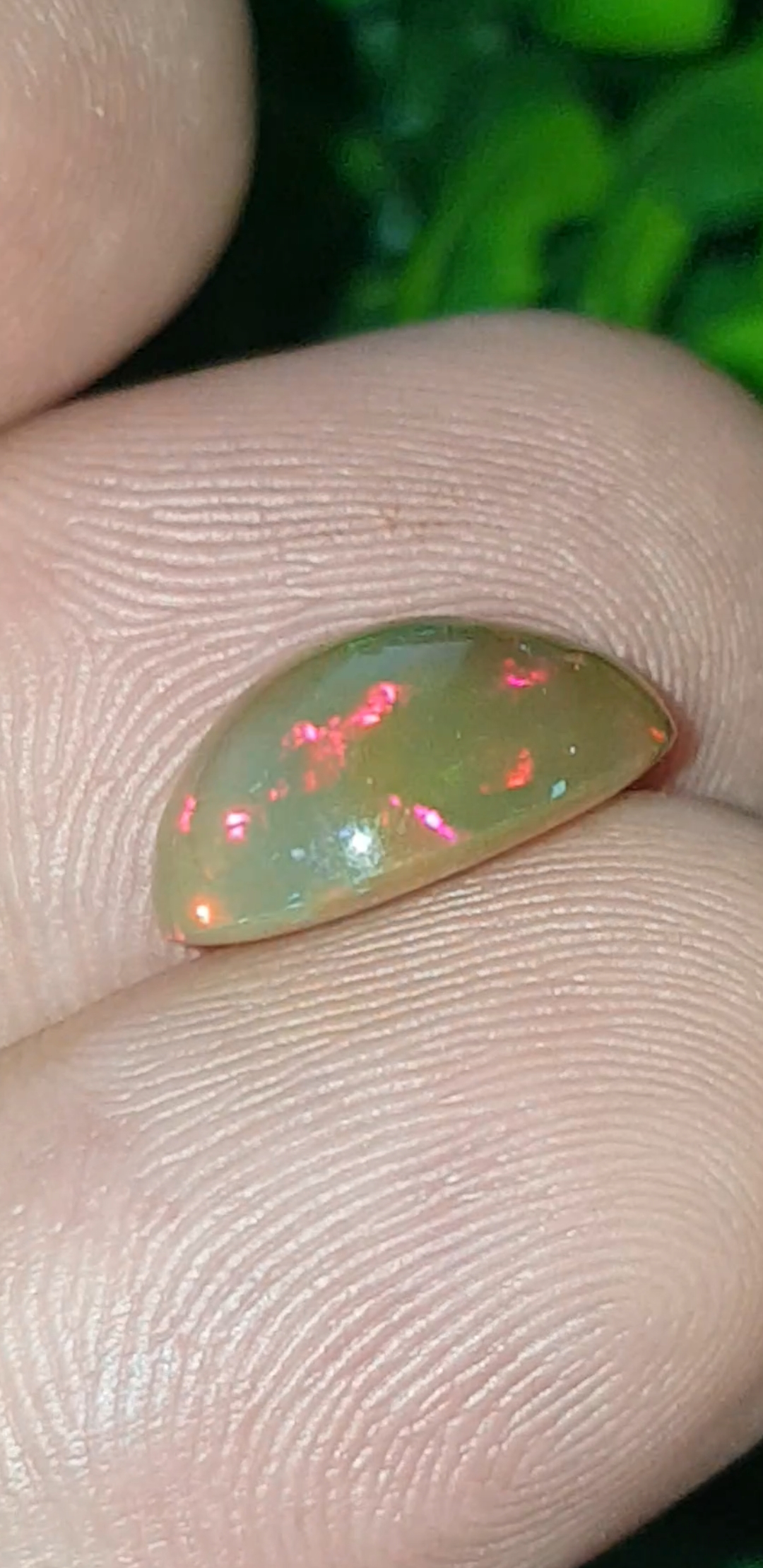 พลอย โอปอล Opal 3.84 กะรัต (Cts.) พลอยแท้ อัญมณีมงคลประจําวันเกิด เครื่องประดับพลอย