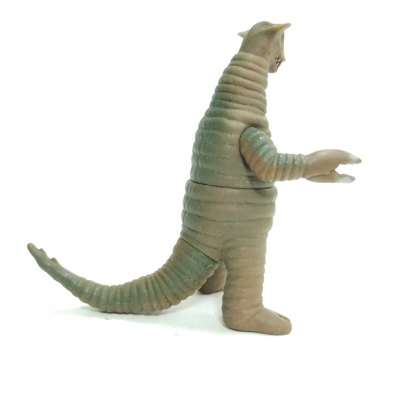 ซอฟ4นิ้วขนาดตามรูป สัตว์ประหลาด ซาโดร่า จากอุลตร้าแมนแจ๊ค สภาพดี ไม่พบบ่อยนัก