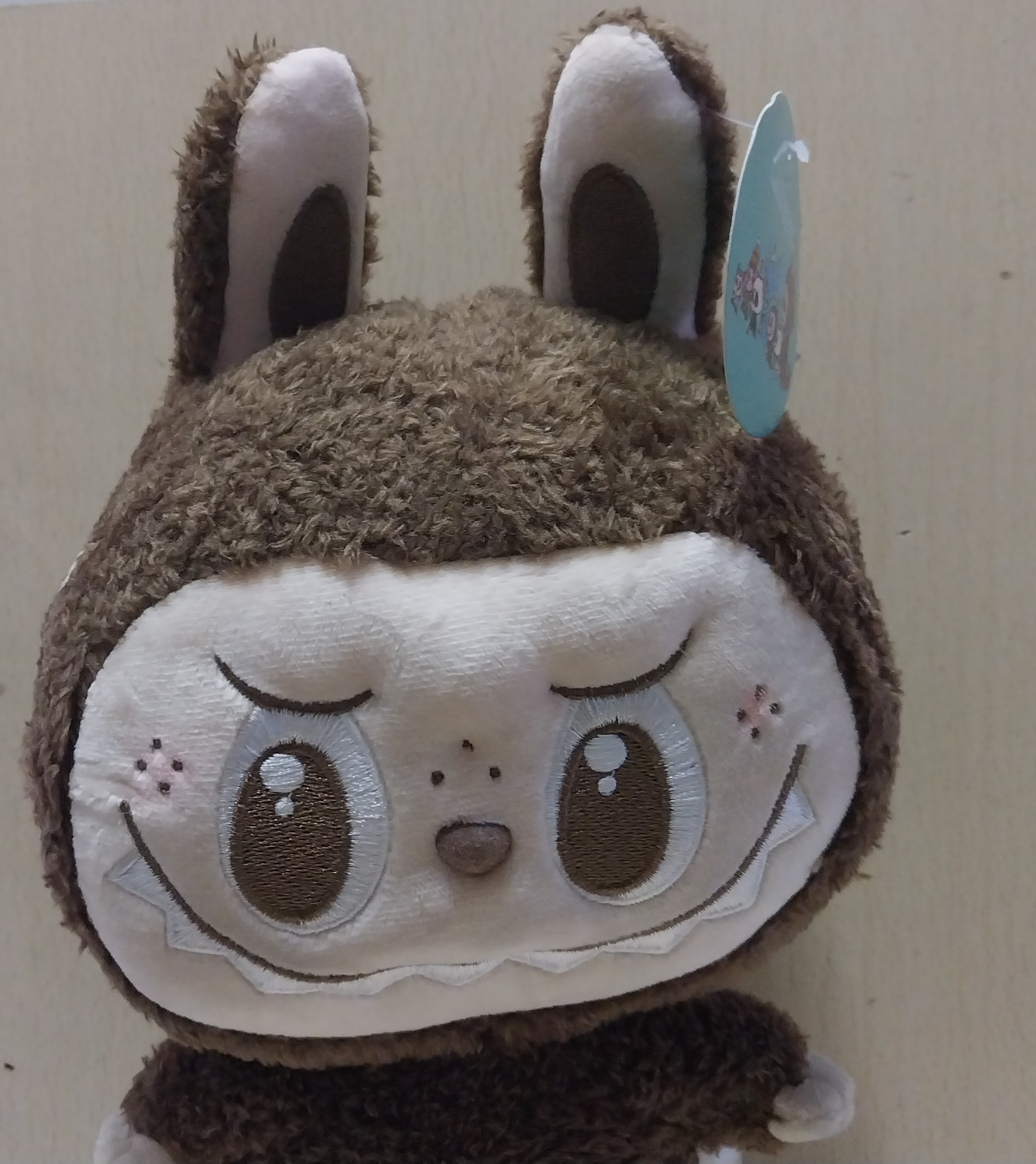 มีหลายภาพ มือ1 ตุ๊กตาขนนุ่มลาบูบู้ ขนาดประมาณ 11 นิ้ว เป็นตุ๊กตาจากตู้คีบ