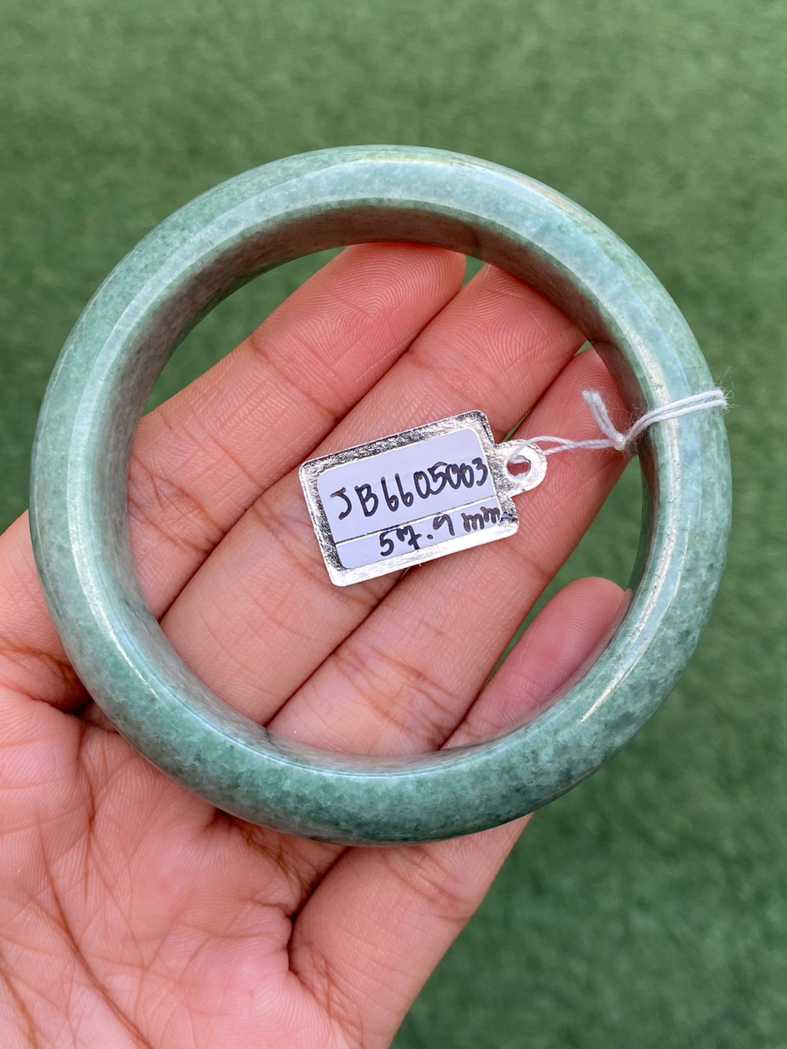 JB6605003 หยก พม่า แท้ Jade กำไลหยก (Jadeite bracelet) พม่า (Myanmar) 57.9 มม.