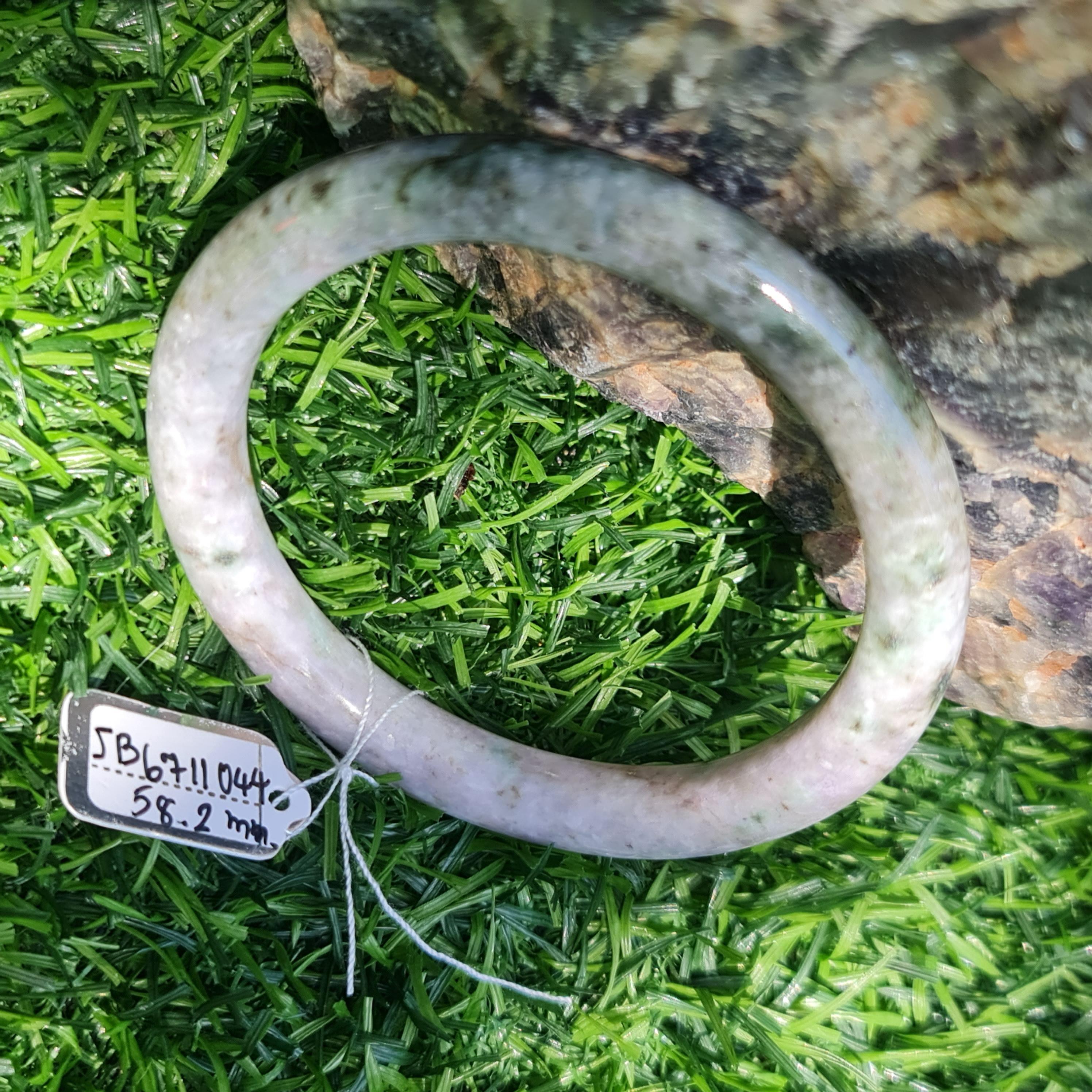 JB6711044 หยก พม่า แท้ Jade กำไลหยก 58.2 มม. (Jadeite bracelet) พม่า (Myanmar)