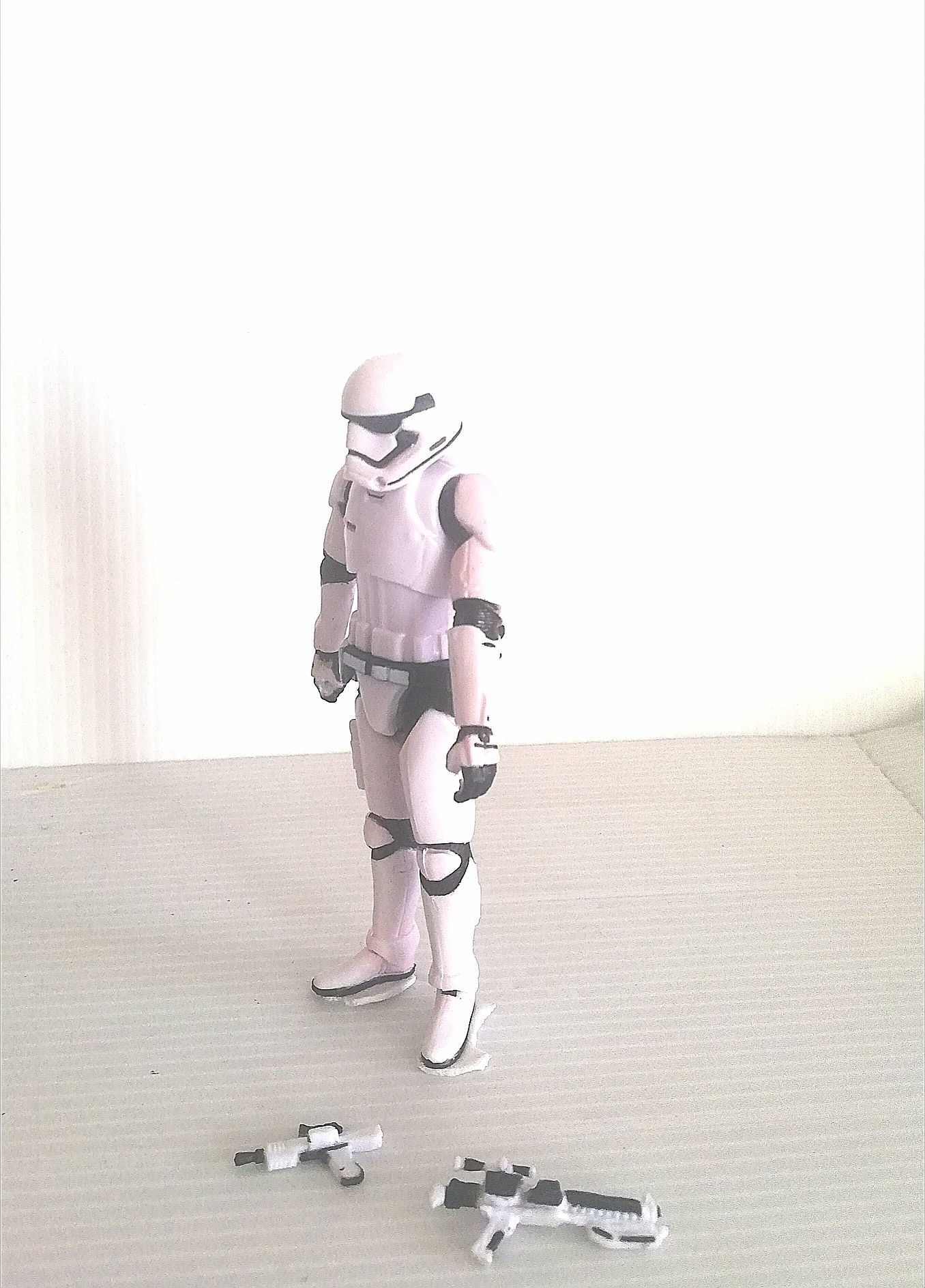 ของสะสมจากสตาร์วอร์ โมเดล Star Wars, First Order Storm Trooper ** บริเวณหัวไหล่เปื้อนสีชมพู