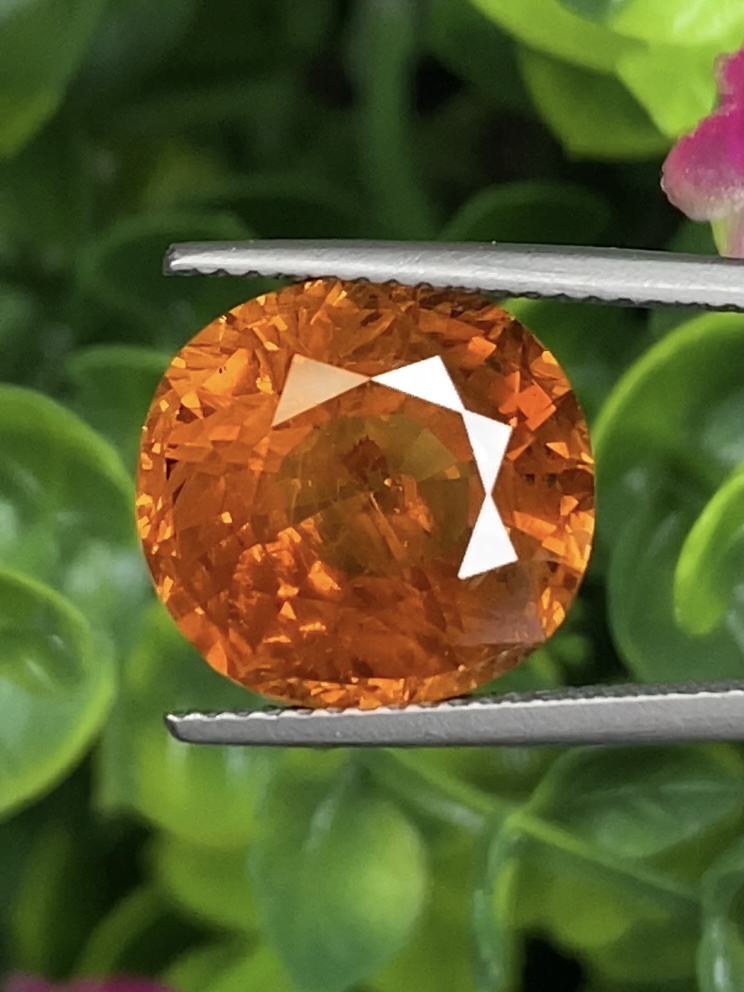 พลอย บุษราคัม yellow sapphire 9.94 กะรัต พร้อมใบเซอร์ พลอยแท้ อัญมณีมงคลประจําวันเกิด เครื่องประดับพลอย