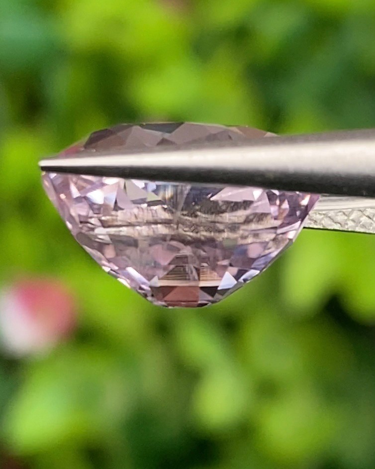 พลอย คุนไซท์ Kunzite 6.30 กะรัต (Cts.) พลอยแท้อัญมณีมงคล ประจําวันเกิด เครื่องประดับพลอย