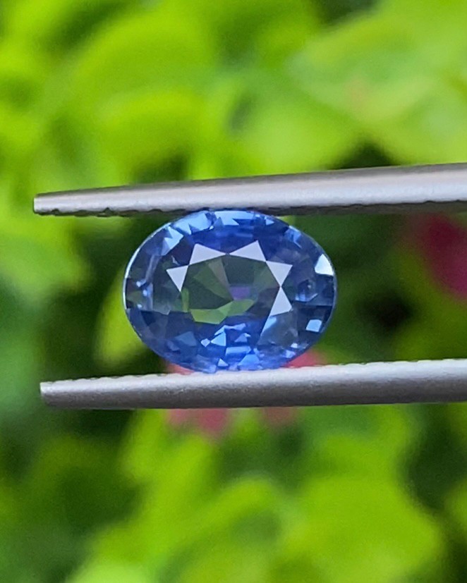 พลอย ไพลิน Blue Sapphire 1.30 กะรัต (Cts.) พลอยแท้ อัญมณีมงคลประจําวันเกิด เครื่องประดับพลอย