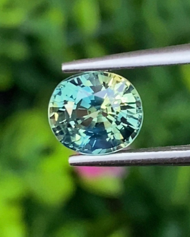 พลอย แซฟไฟร์ 3 สี Tri Color Sapphire 2.12 กะรัต (Cts.) พลอยแท้ อัญมณีมงคลประจําวันเกิด เครื่องประดับพลอย