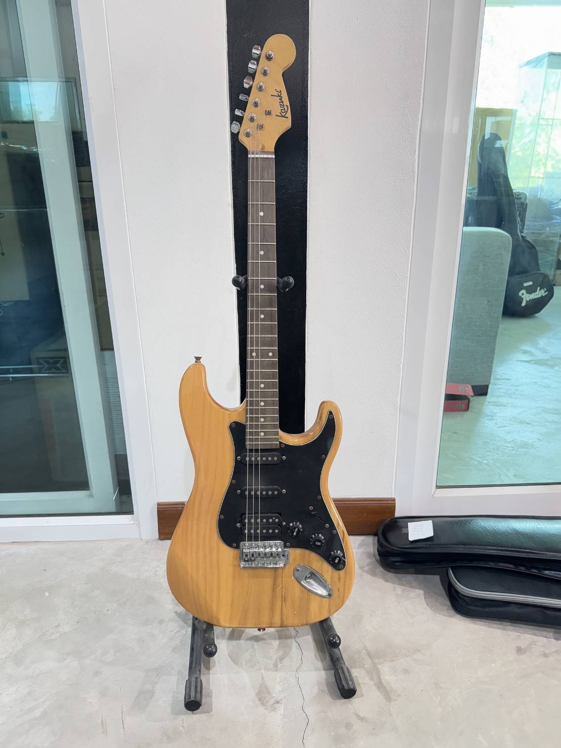 Electric Guitar Kazuki Newcomer ST สี Nutural **สายขาด