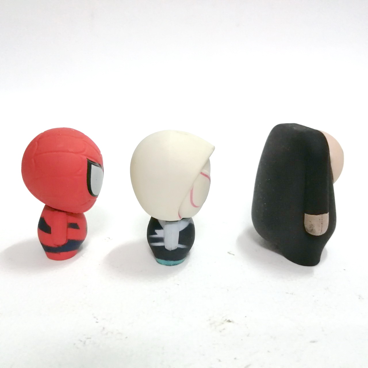 ฟิกเกอร์ ยางตัน ขนาดตามรูป สไปเดอร์แมน, สไปเดอร์ เกวน, คิงพิน ของแถมจาก ขนมแคมปัส ไม่มีแพค สภาพดีมีรอยบ้าง ขายเหมา3ตัว